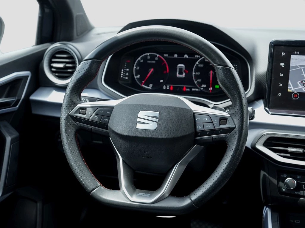 SEAT-Arona-image-12