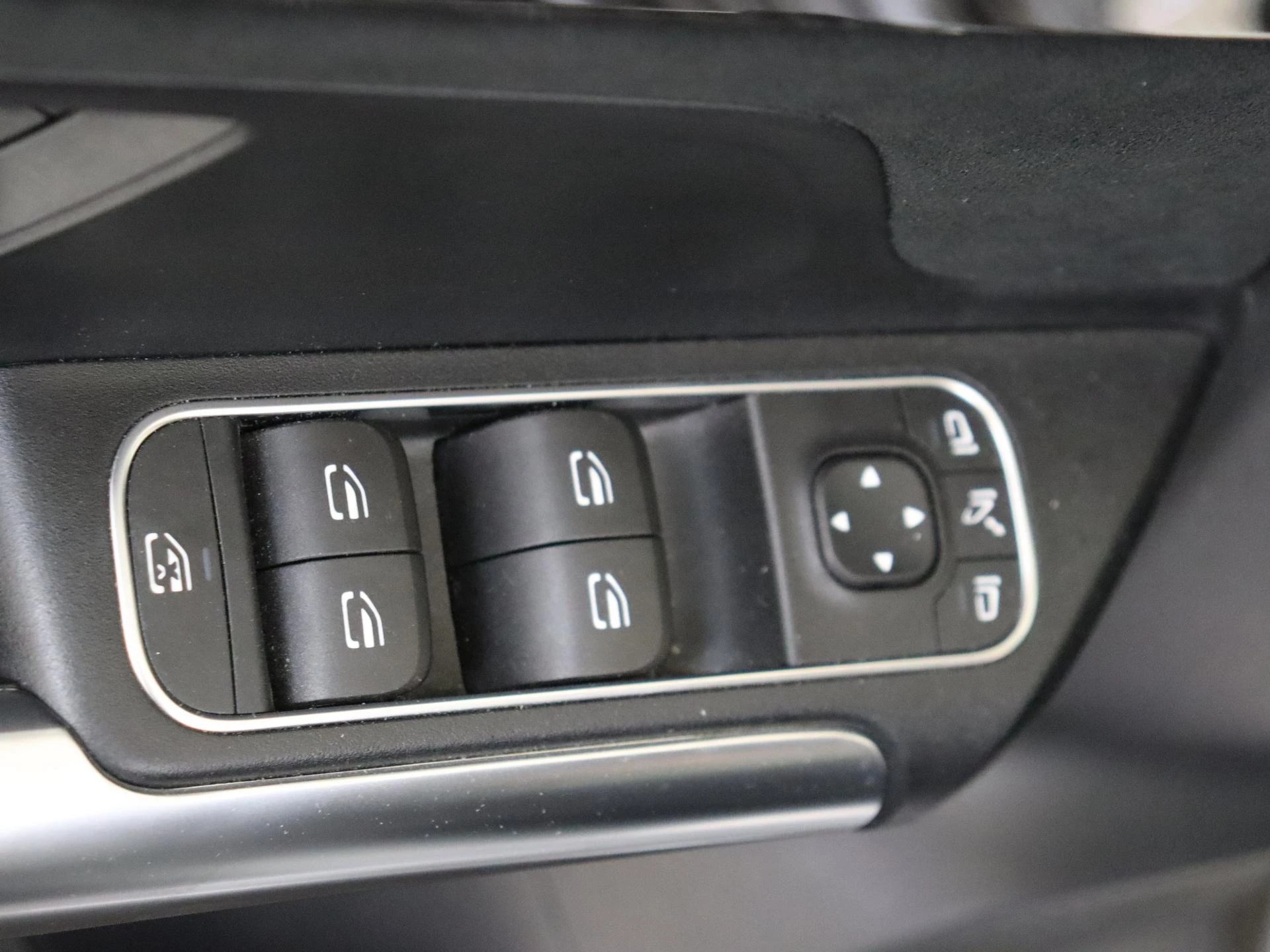 Mercedes-Benz-B-Klasse-image-24