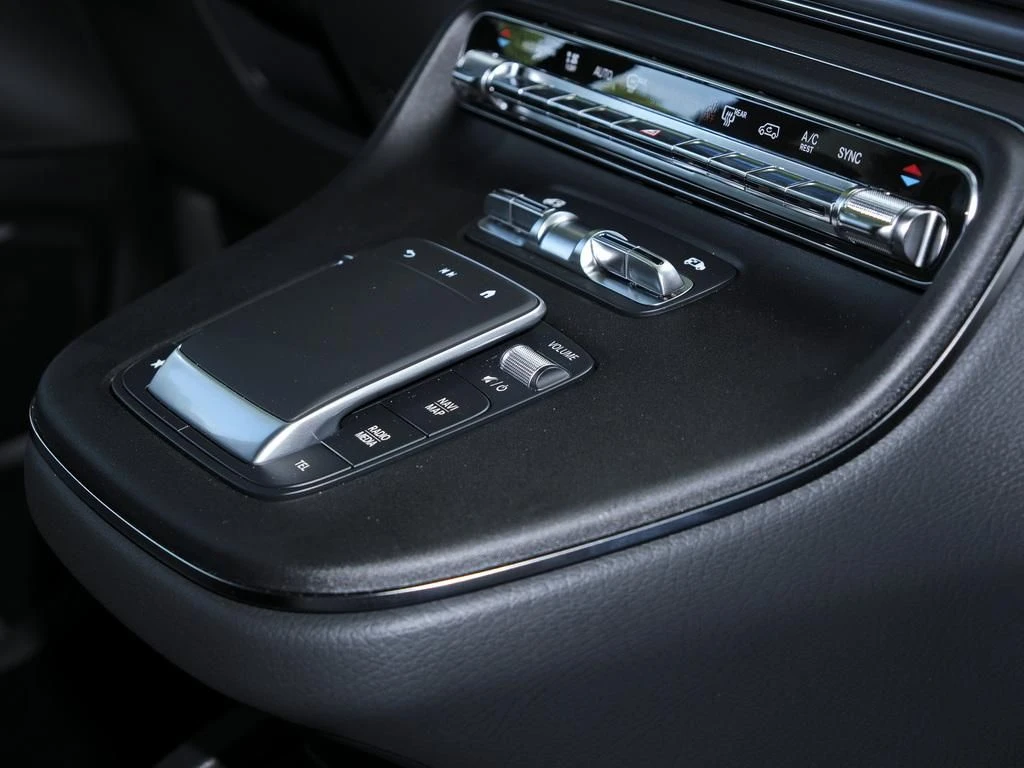 Mercedes-Benz-V-Klasse 220 d-image-10
