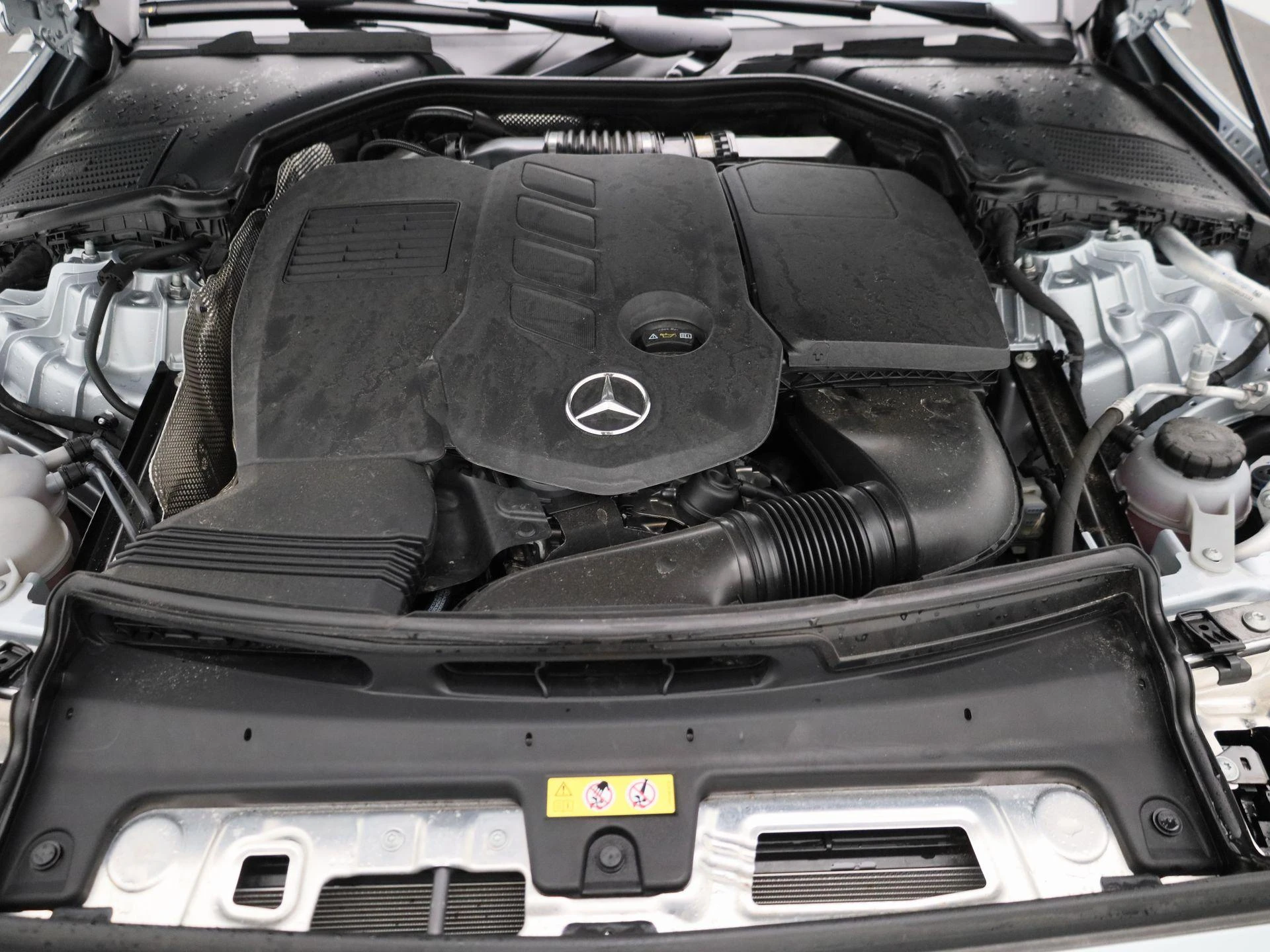 Mercedes-Benz-C-Klasse-image-39