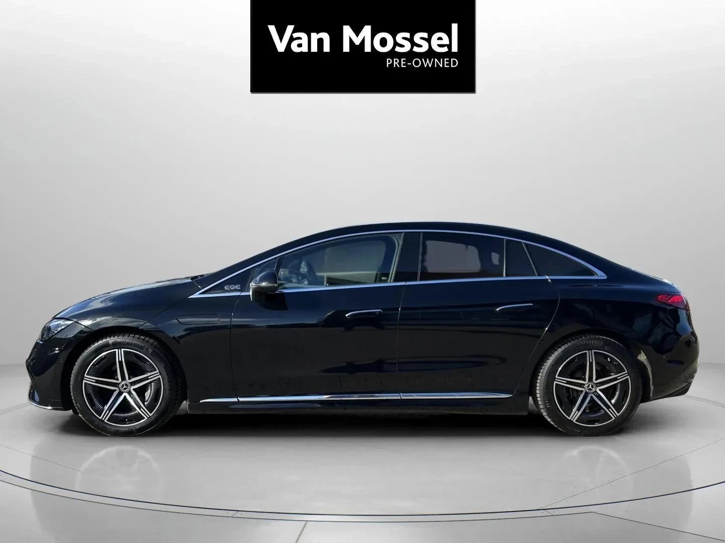 Mercedes-Benz-EQE-image-7