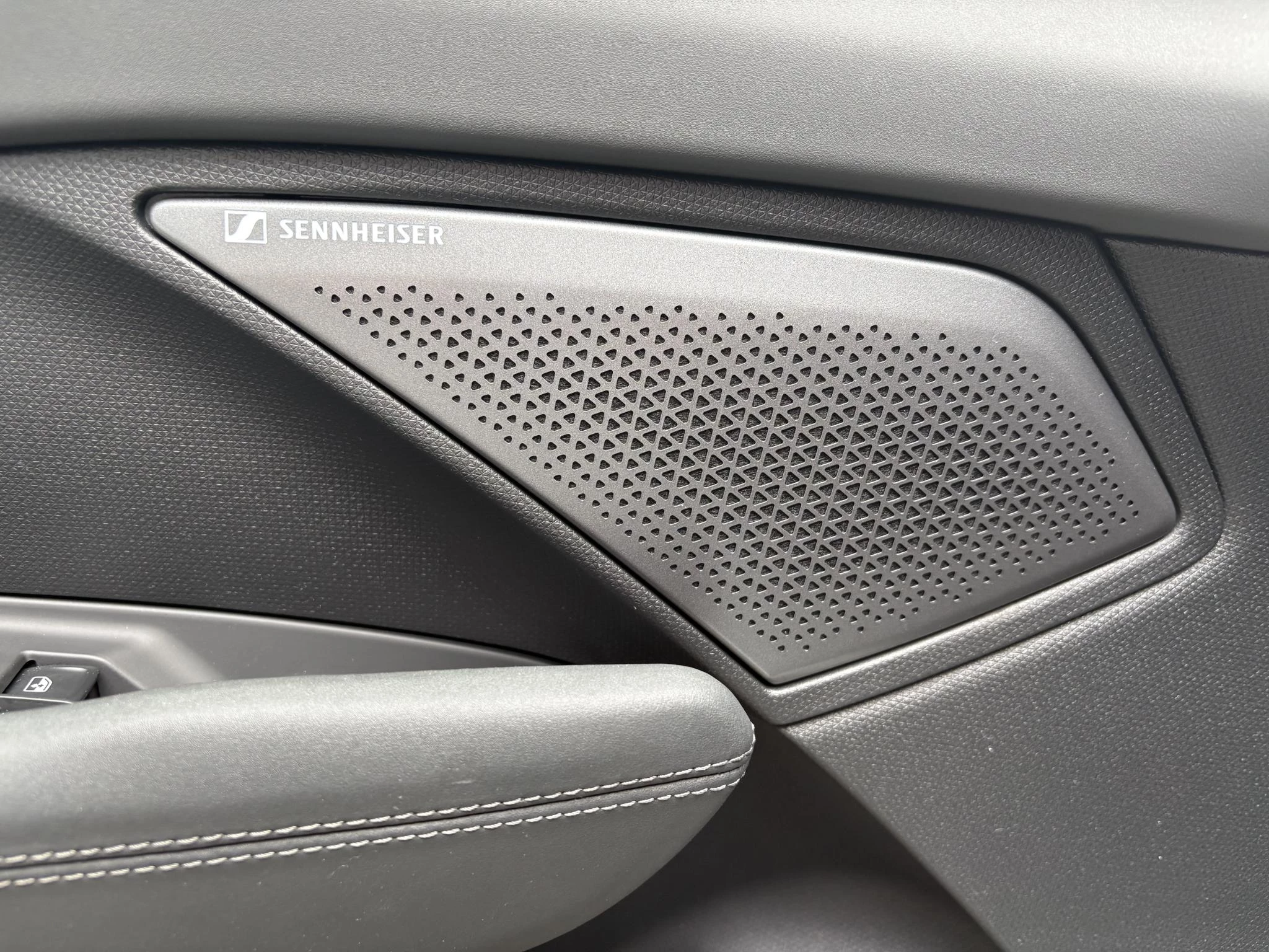 CUPRA Terramar 1.5 TSI e-Hybrid Business