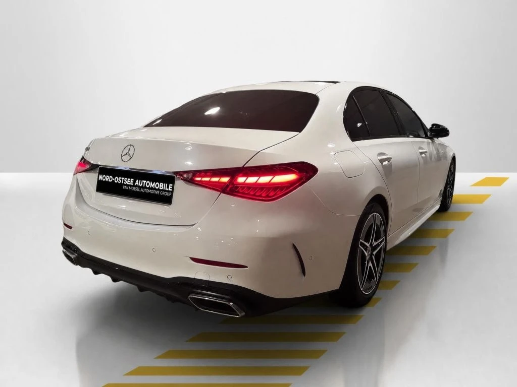 Mercedes-Benz-C-Klasse 300-image-14