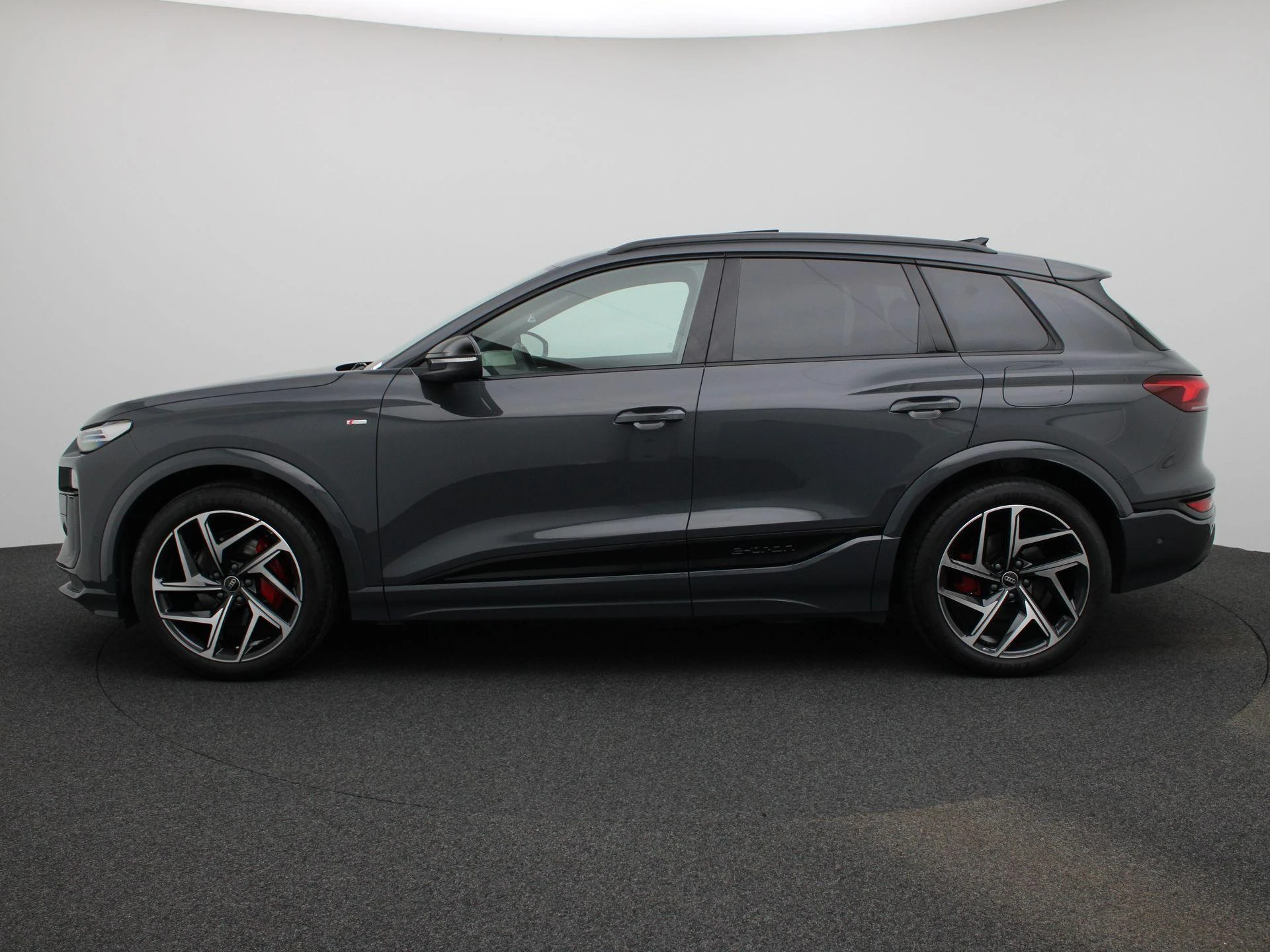 Audi-Q6 e-tron-image-3
