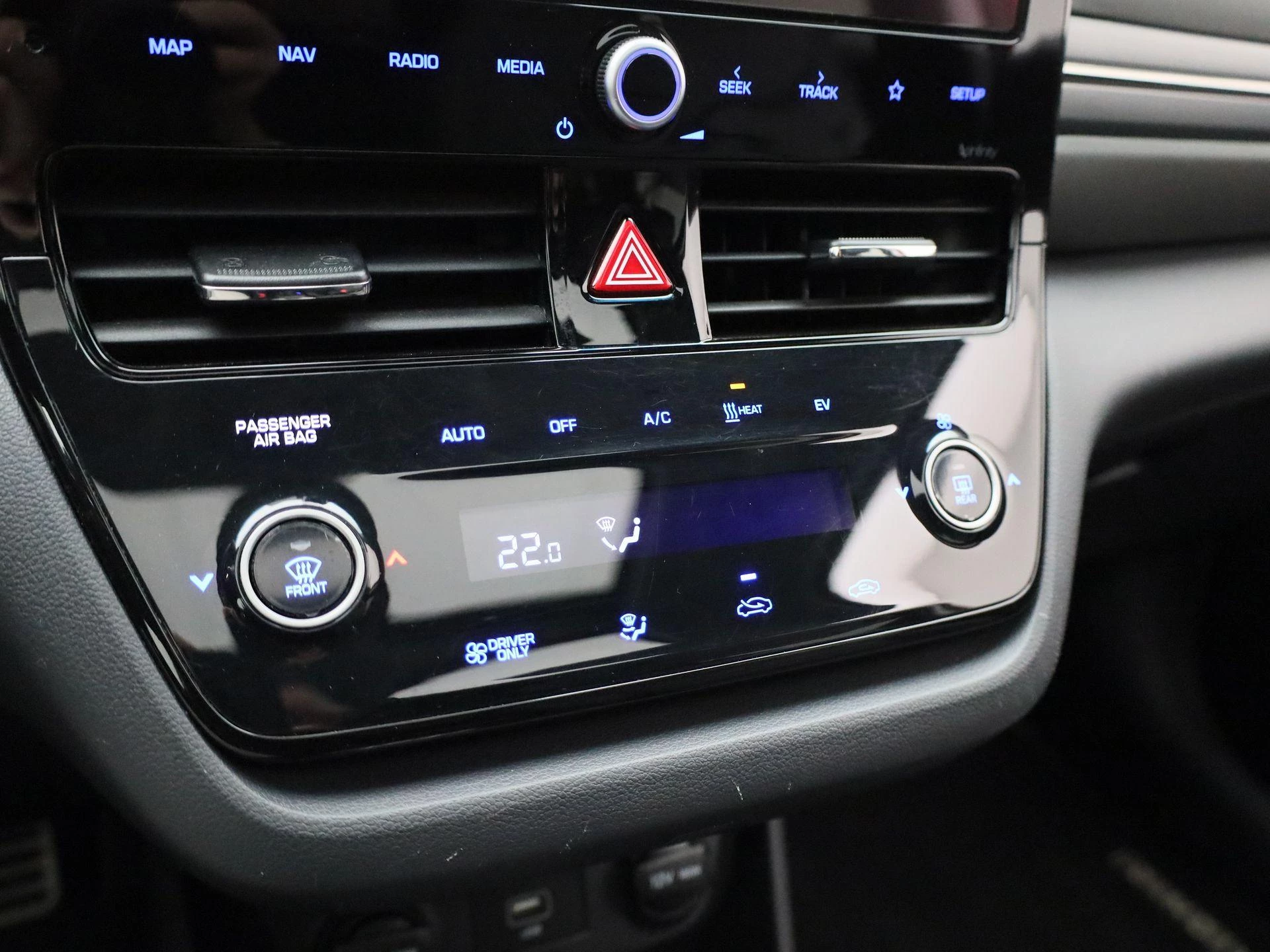 Hyundai-IONIQ-image-31