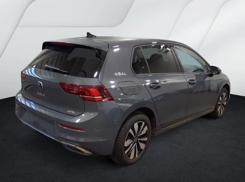 Volkswagen-Golf-image-1