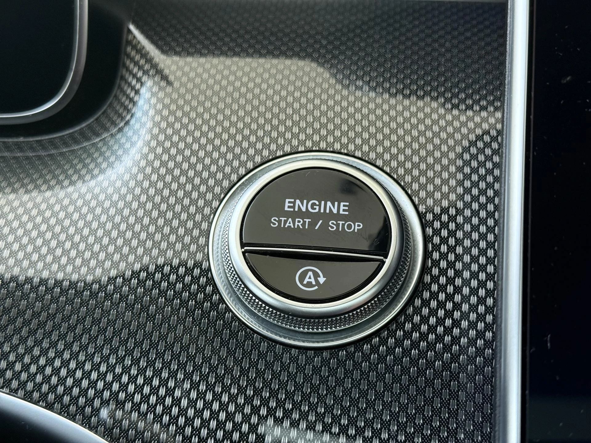 Mercedes-Benz-C-Klasse-image-22