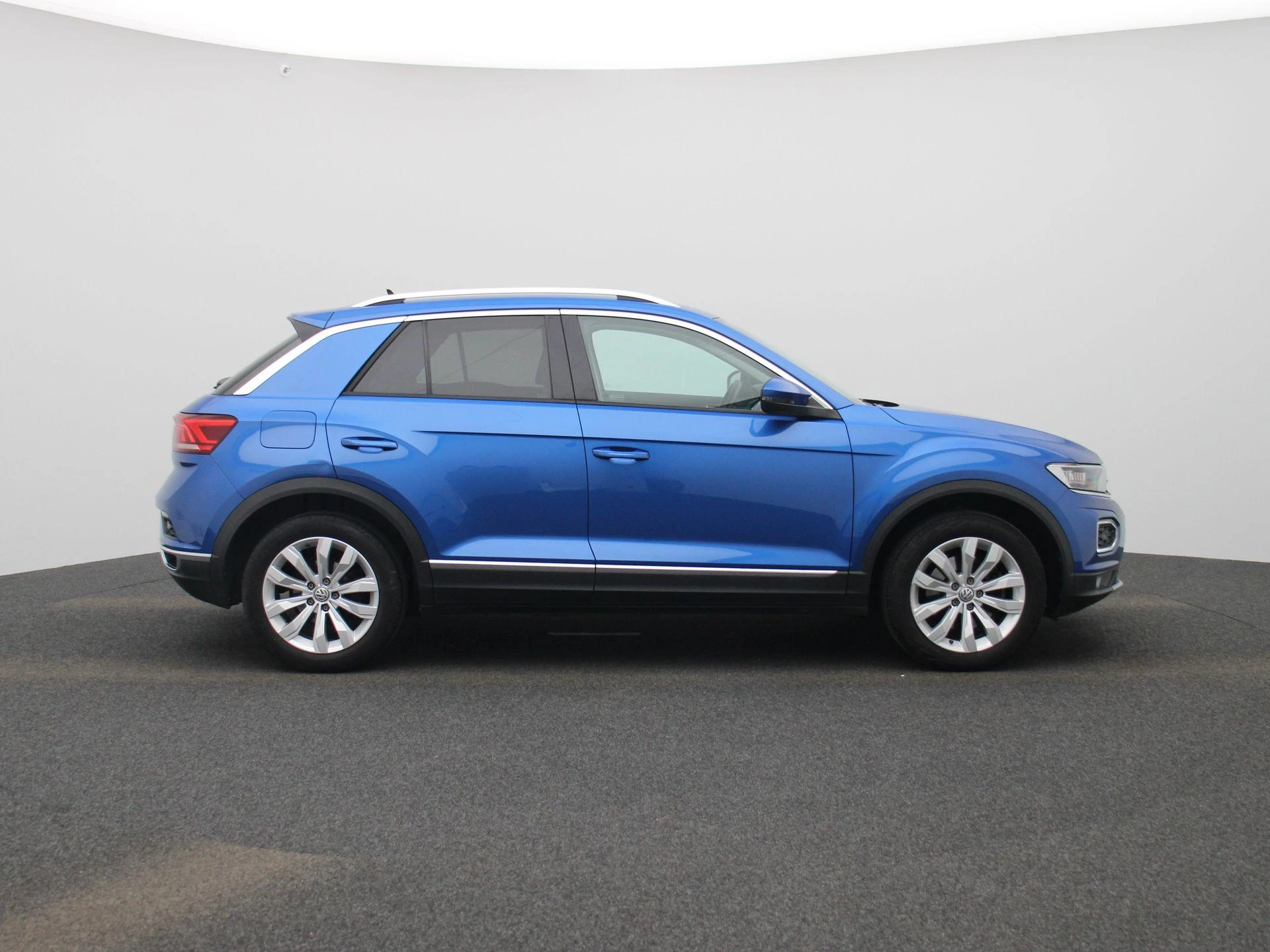Volkswagen-T-Roc-image-5