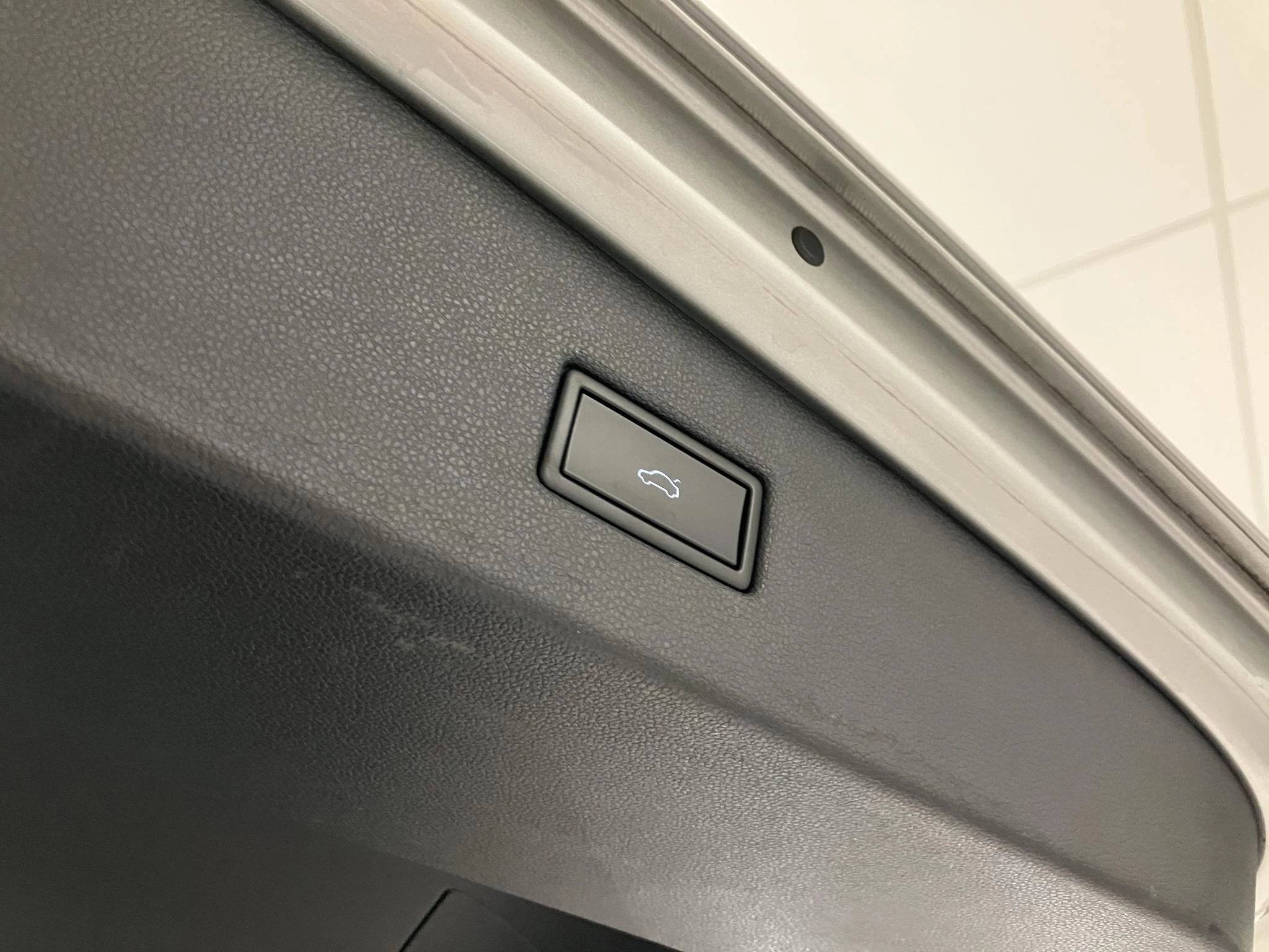 Volkswagen-Tiguan-image-9