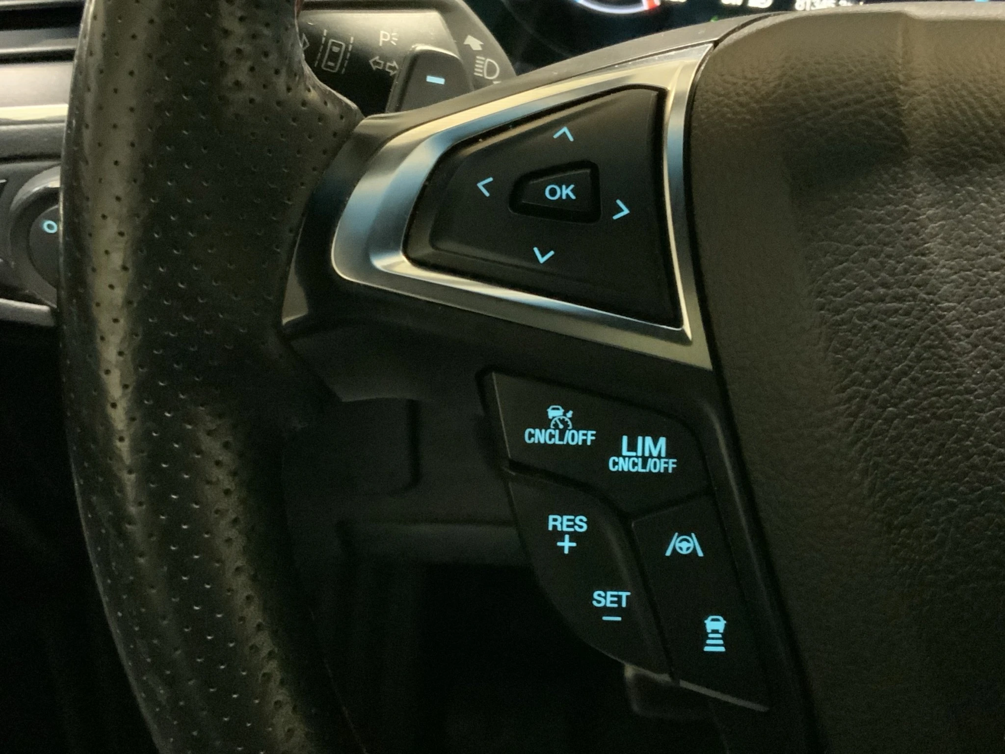 Ford-Edge-image-19