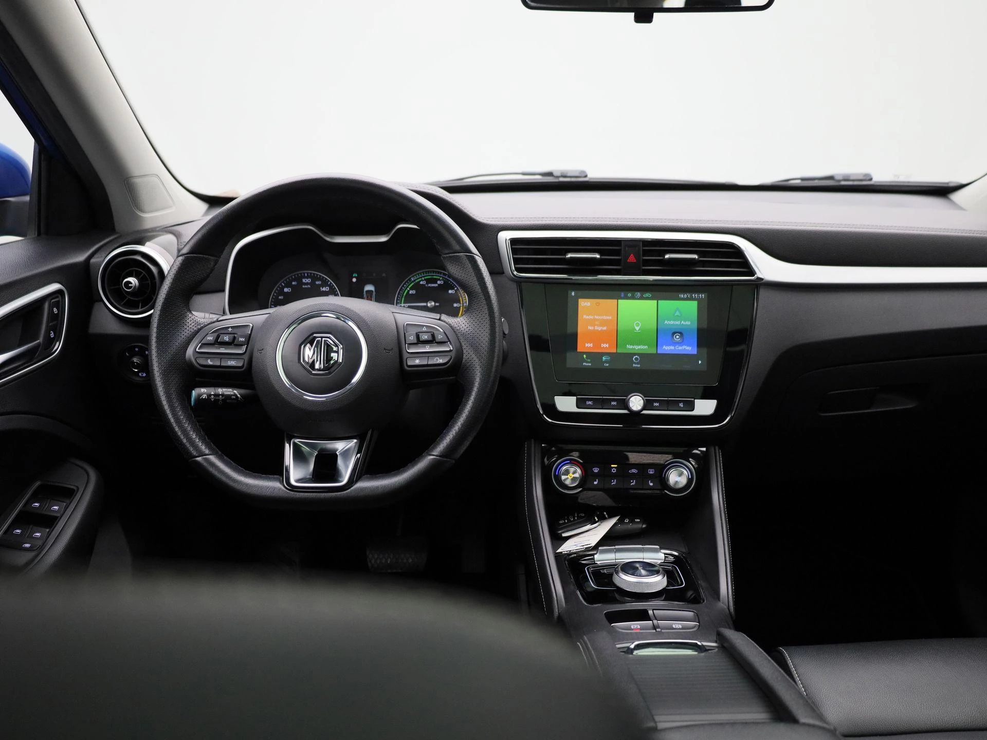 MG-ZS EV-image-6