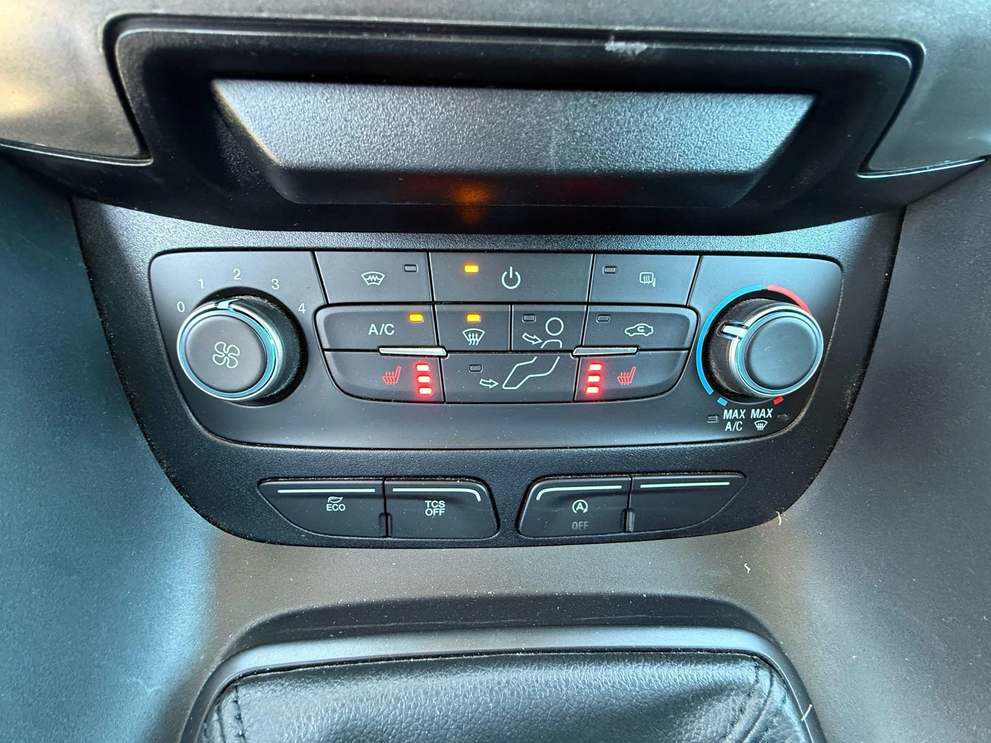 Ford-Transit Connect-image-16