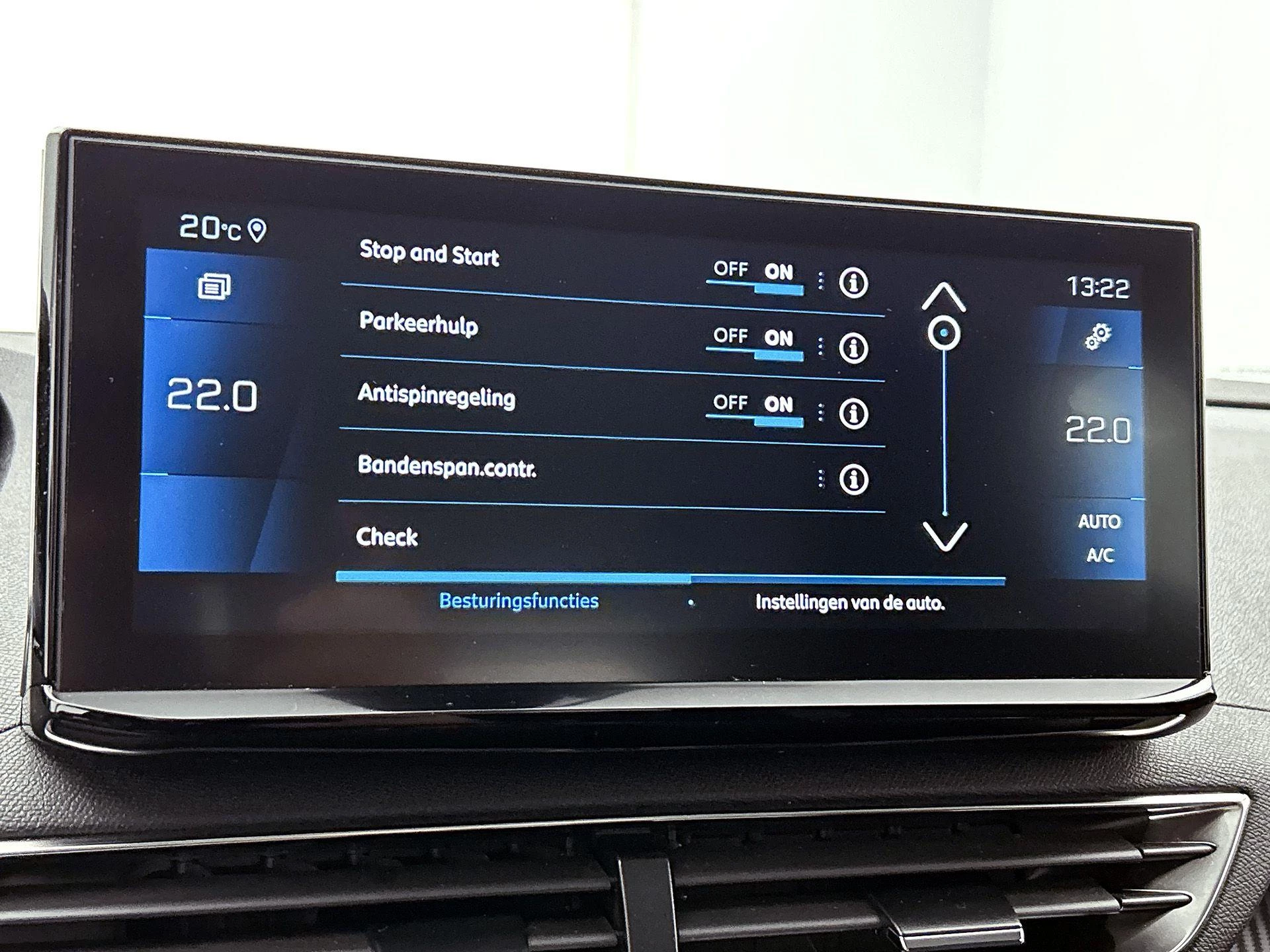 Peugeot-5008-image-12
