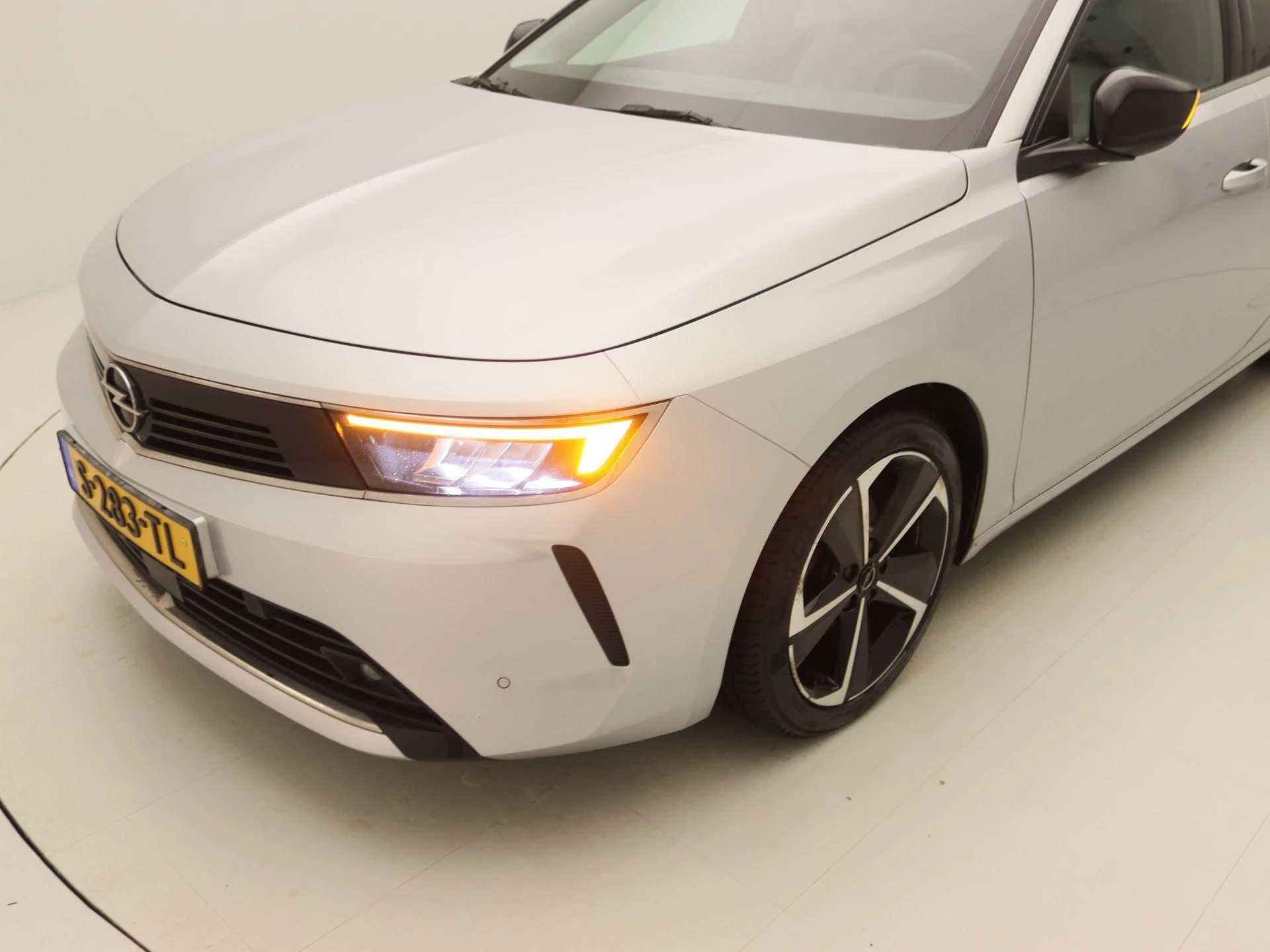 Opel-Astra-image-14