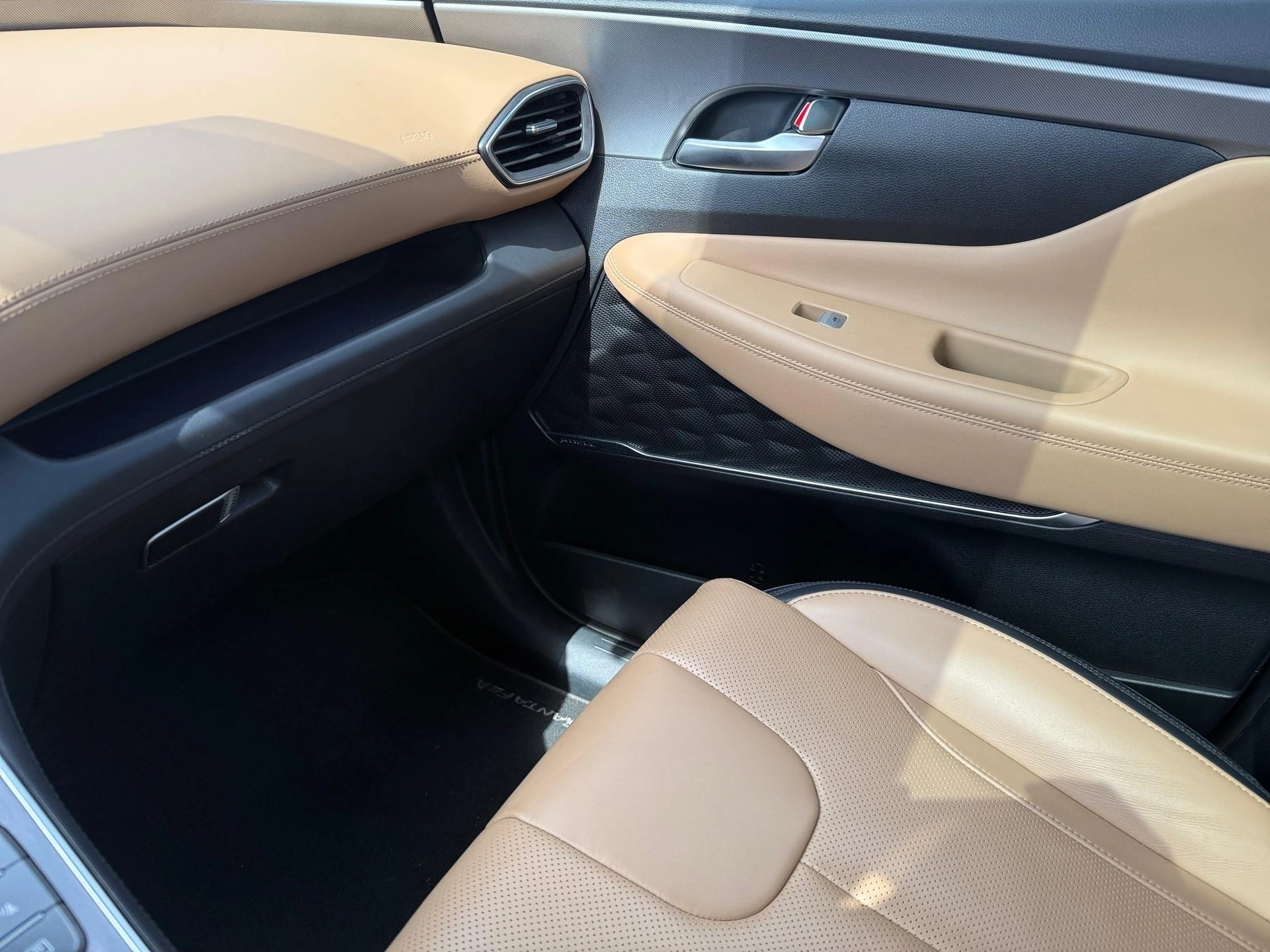 Hyundai-Santa Fe-image-17