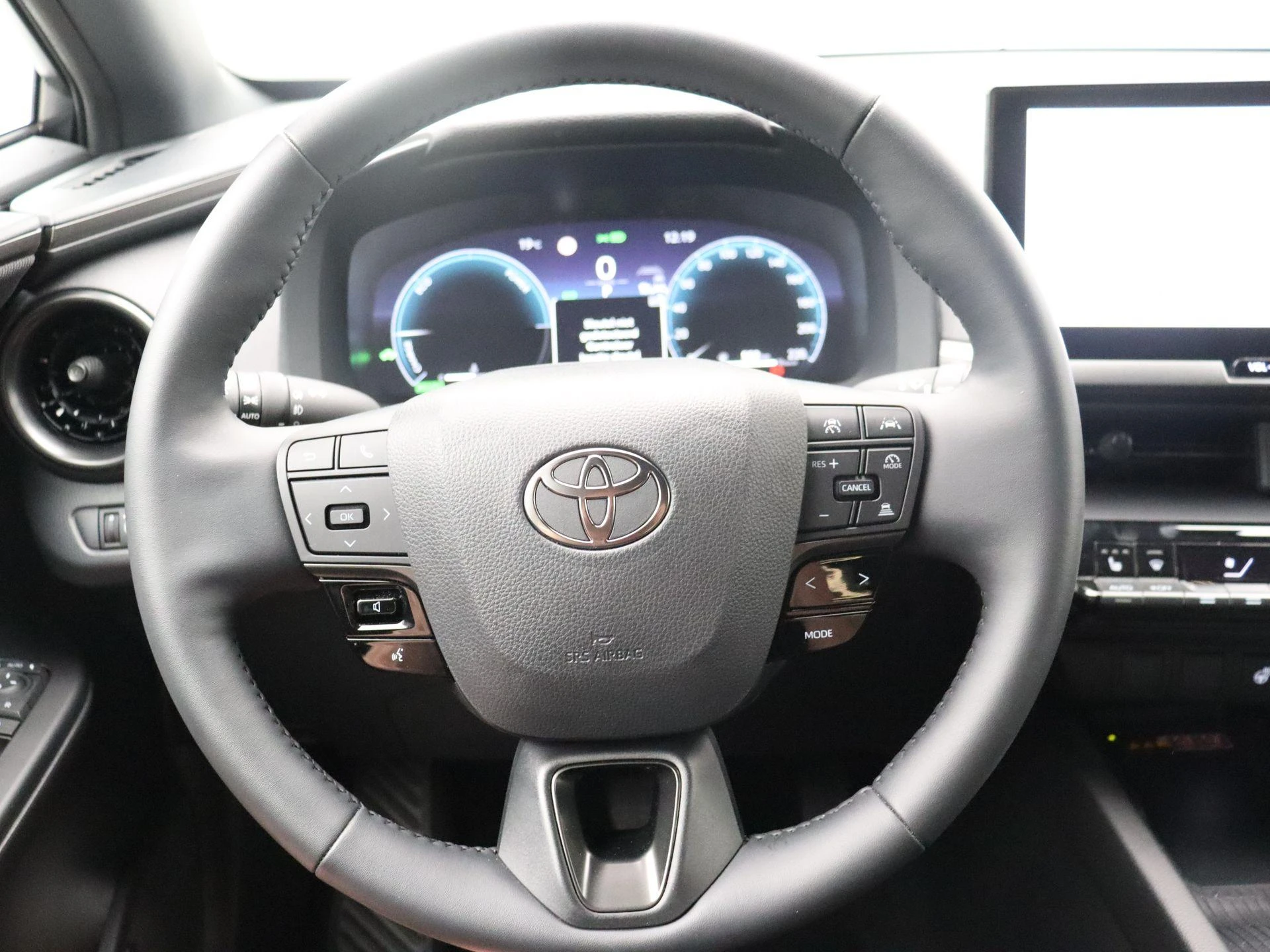 Toyota-C-HR-image-15