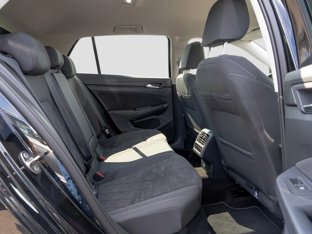 Volkswagen-Golf-image-8