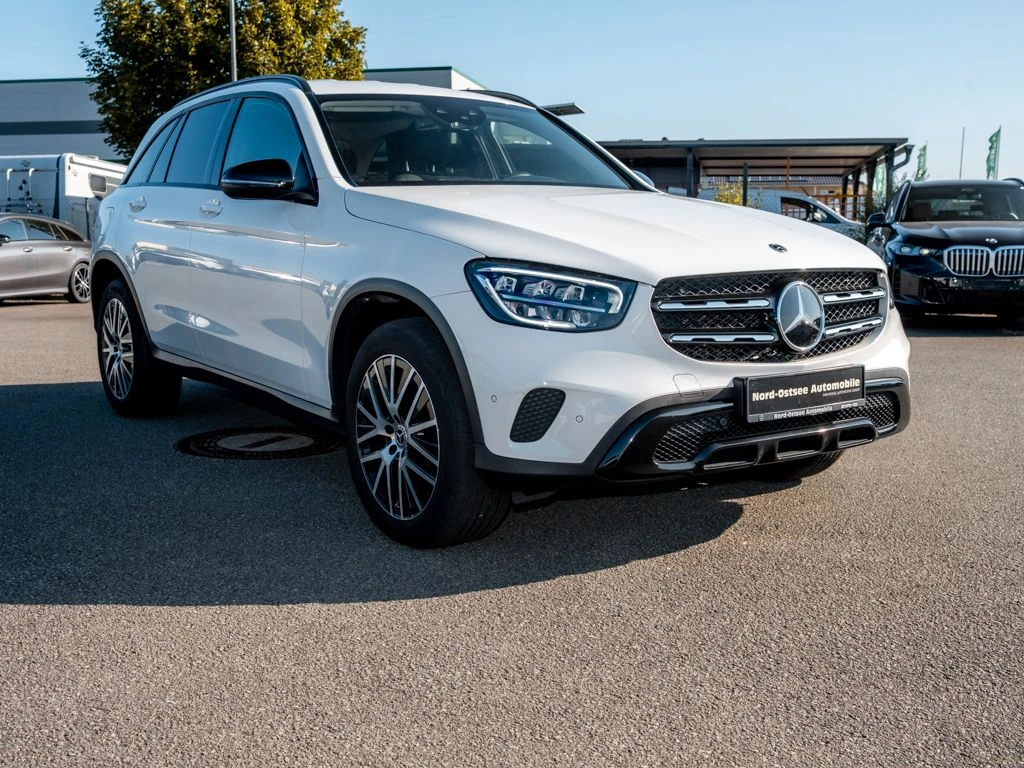 Mercedes-Benz-GLC 200 d-image-4