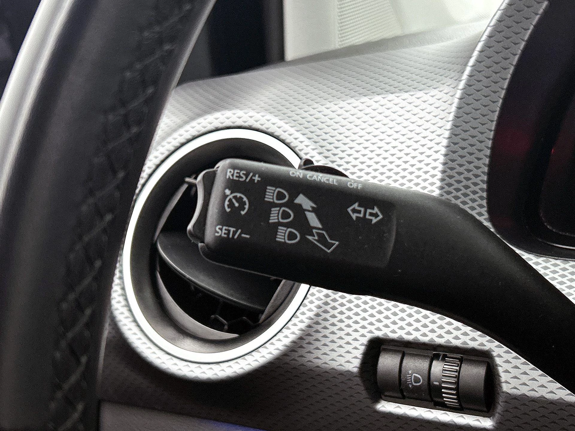 Volkswagen-e-up!-image-7