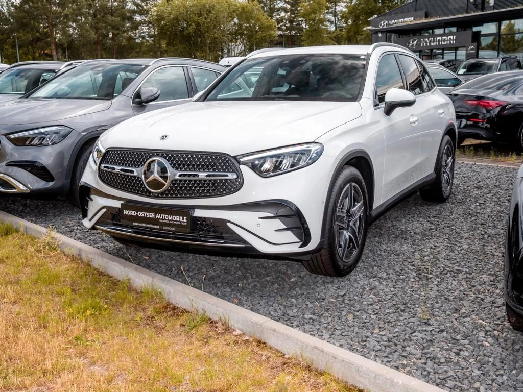 Mercedes-Benz-GLC 300 d-image-7