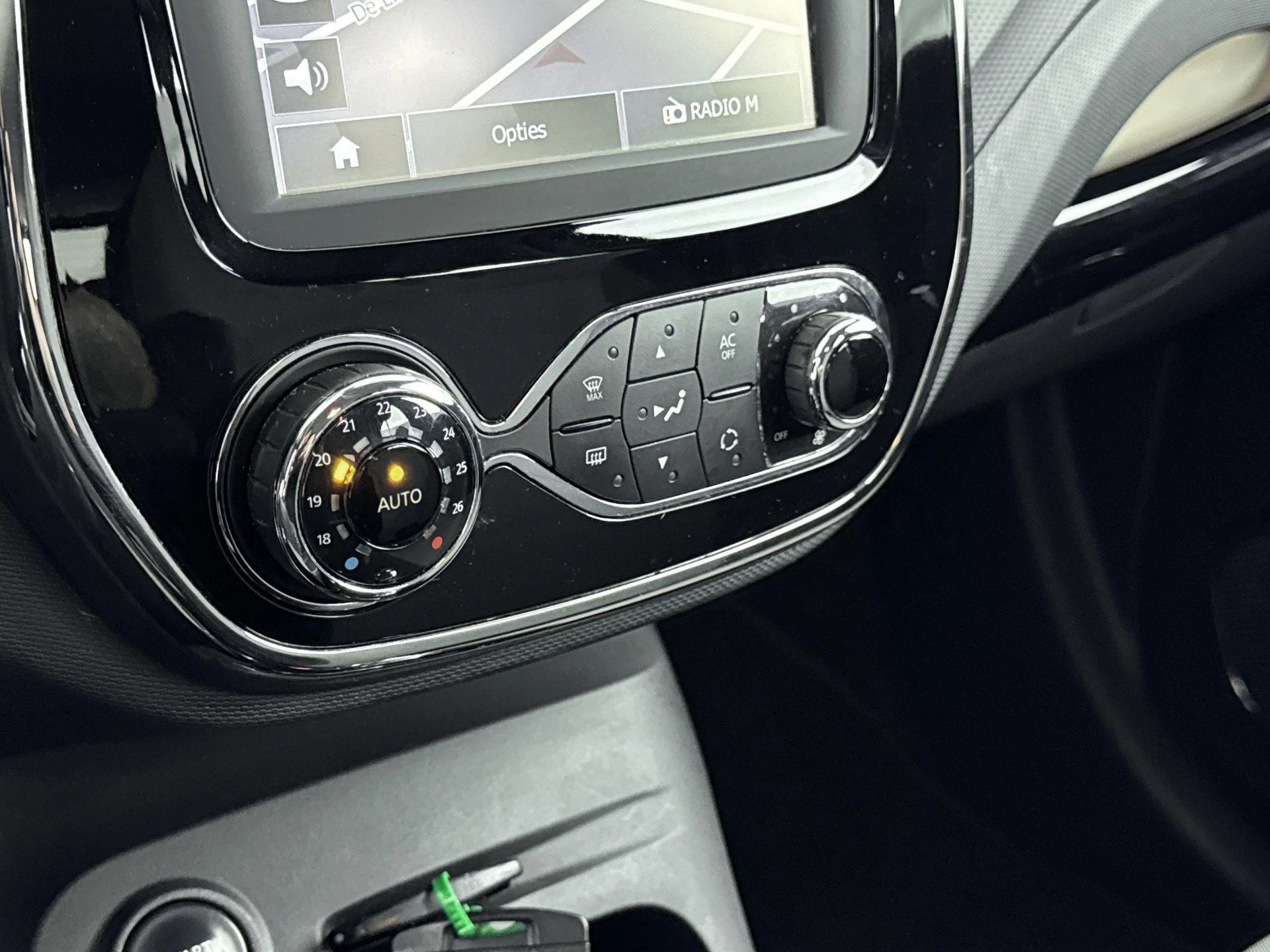 Renault-Captur-image-17