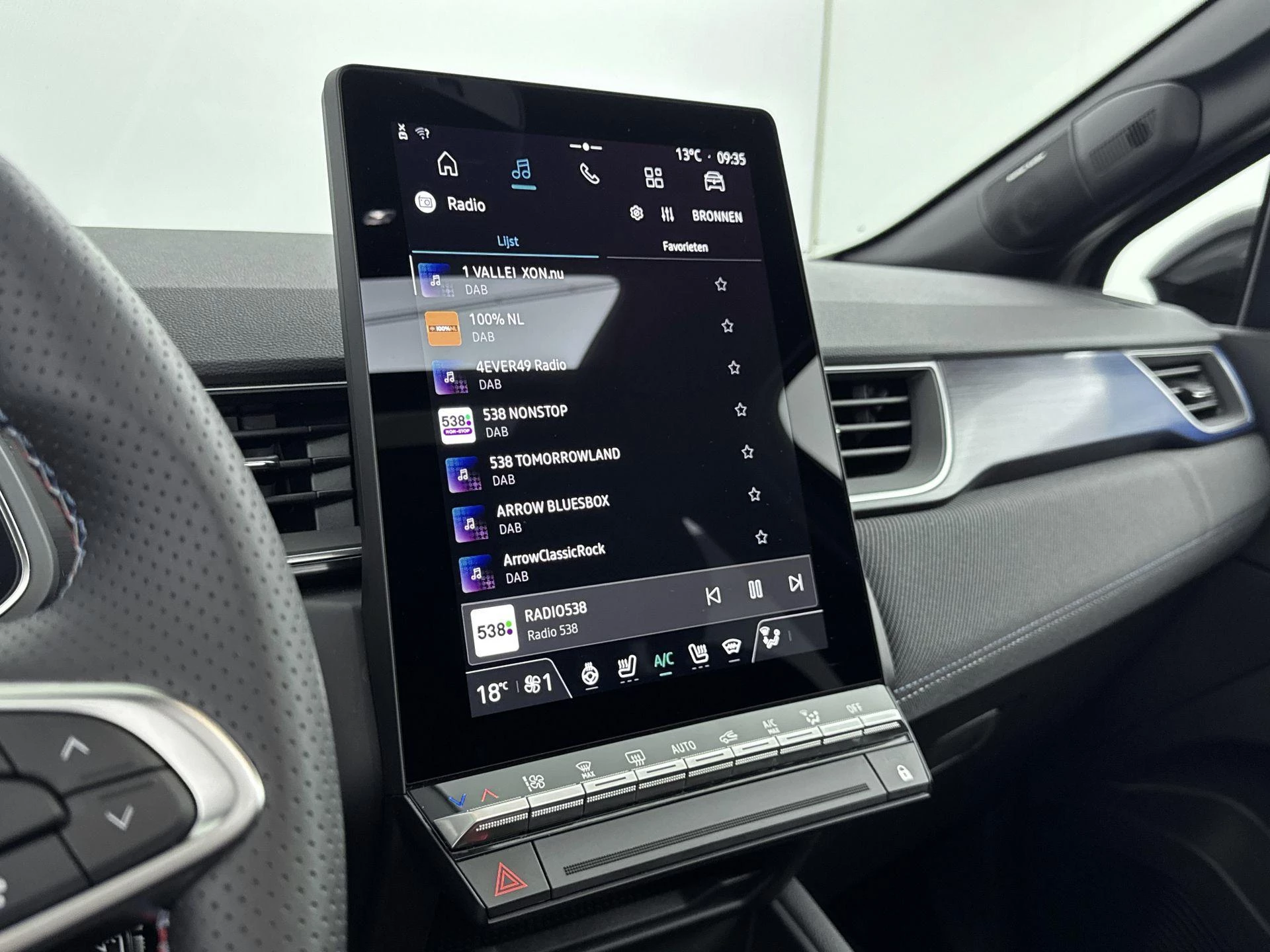 Renault-Captur-image-6