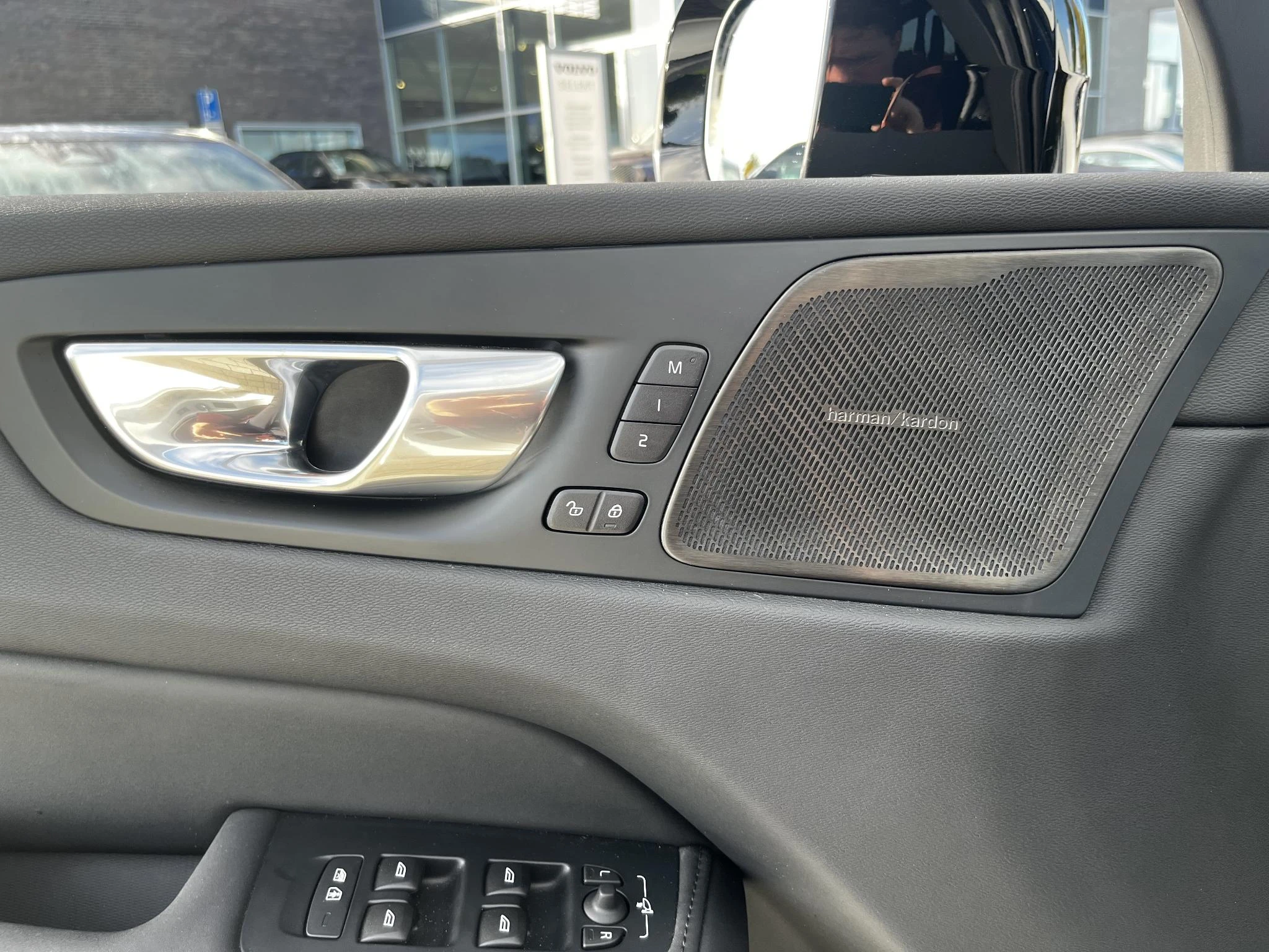 Volvo-XC60-image-8