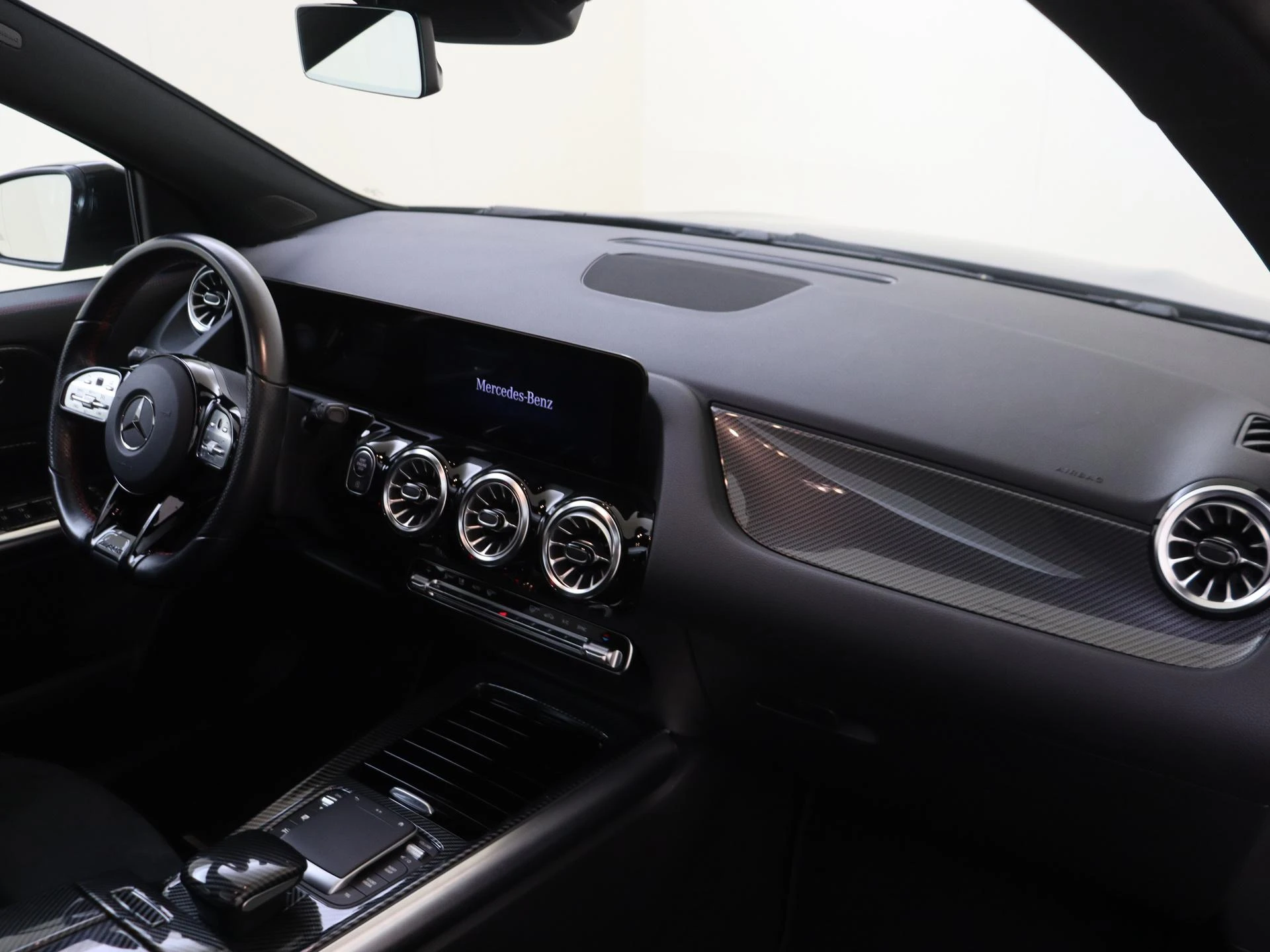 Mercedes-Benz-GLA-image-3