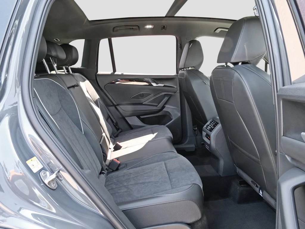 Volkswagen-Tiguan-image-9