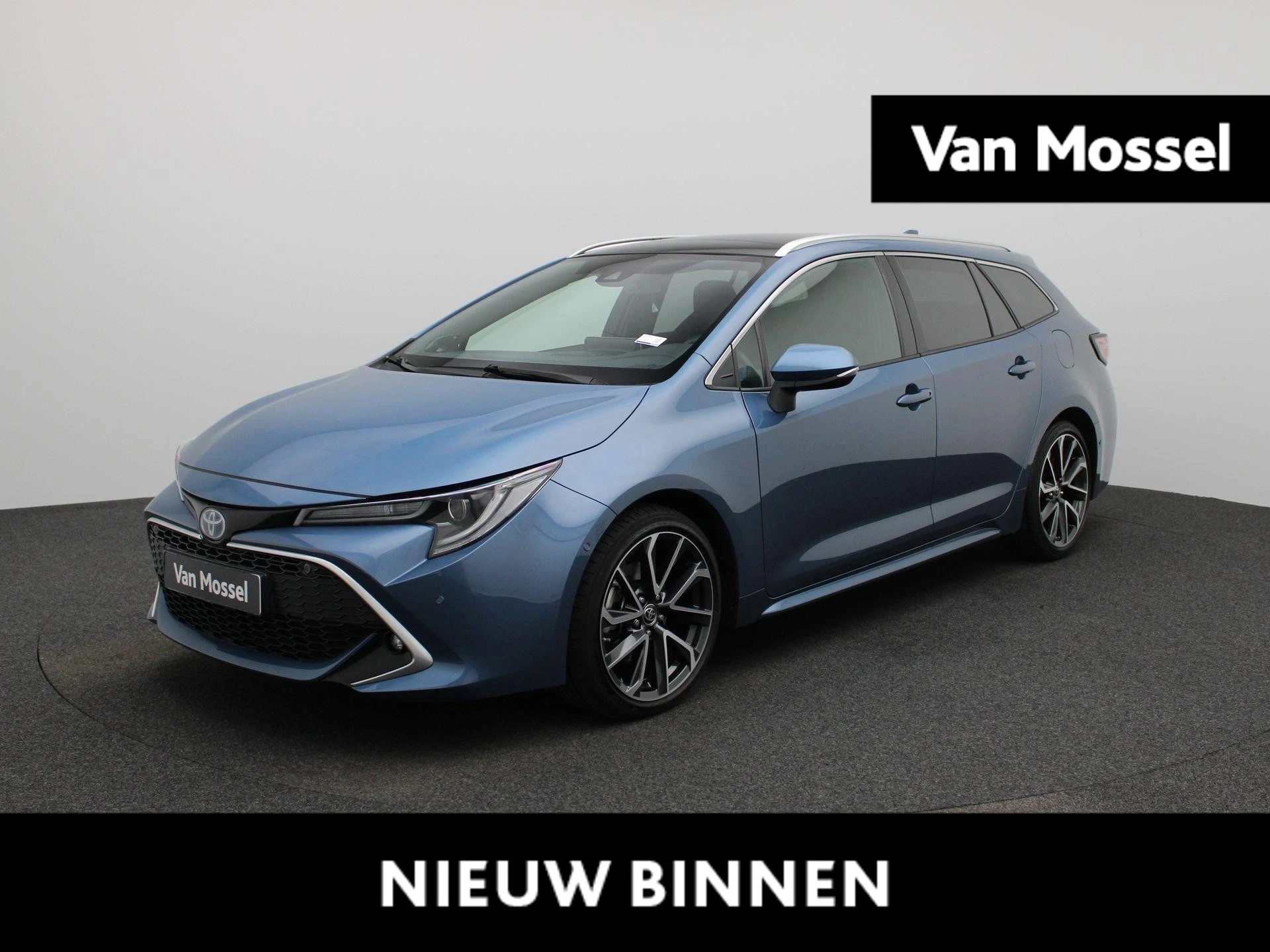 Toyota-Corolla Touring Sports-image-0