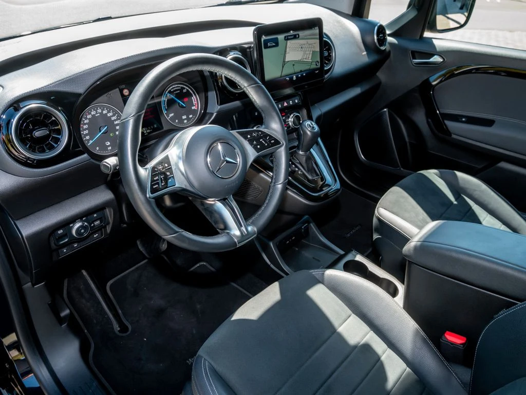 Mercedes-Benz-EQT 200-image-8
