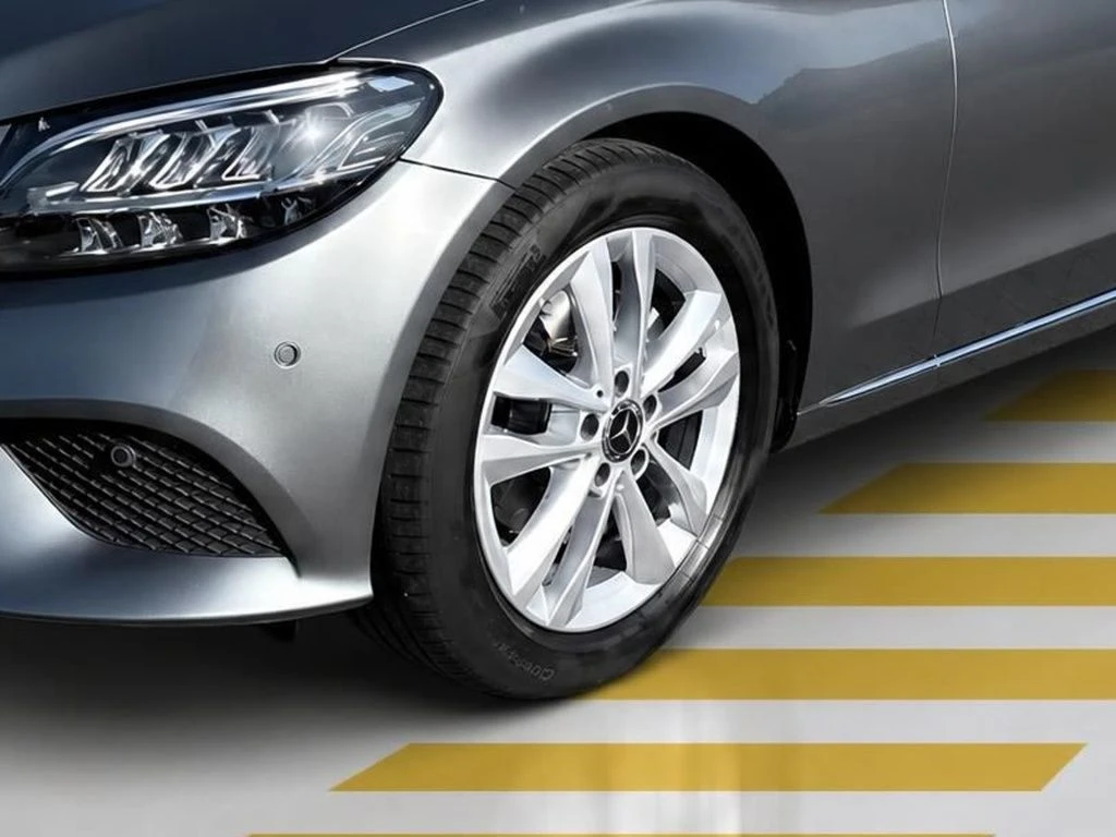 Mercedes-Benz-C-Klasse 180-image-5