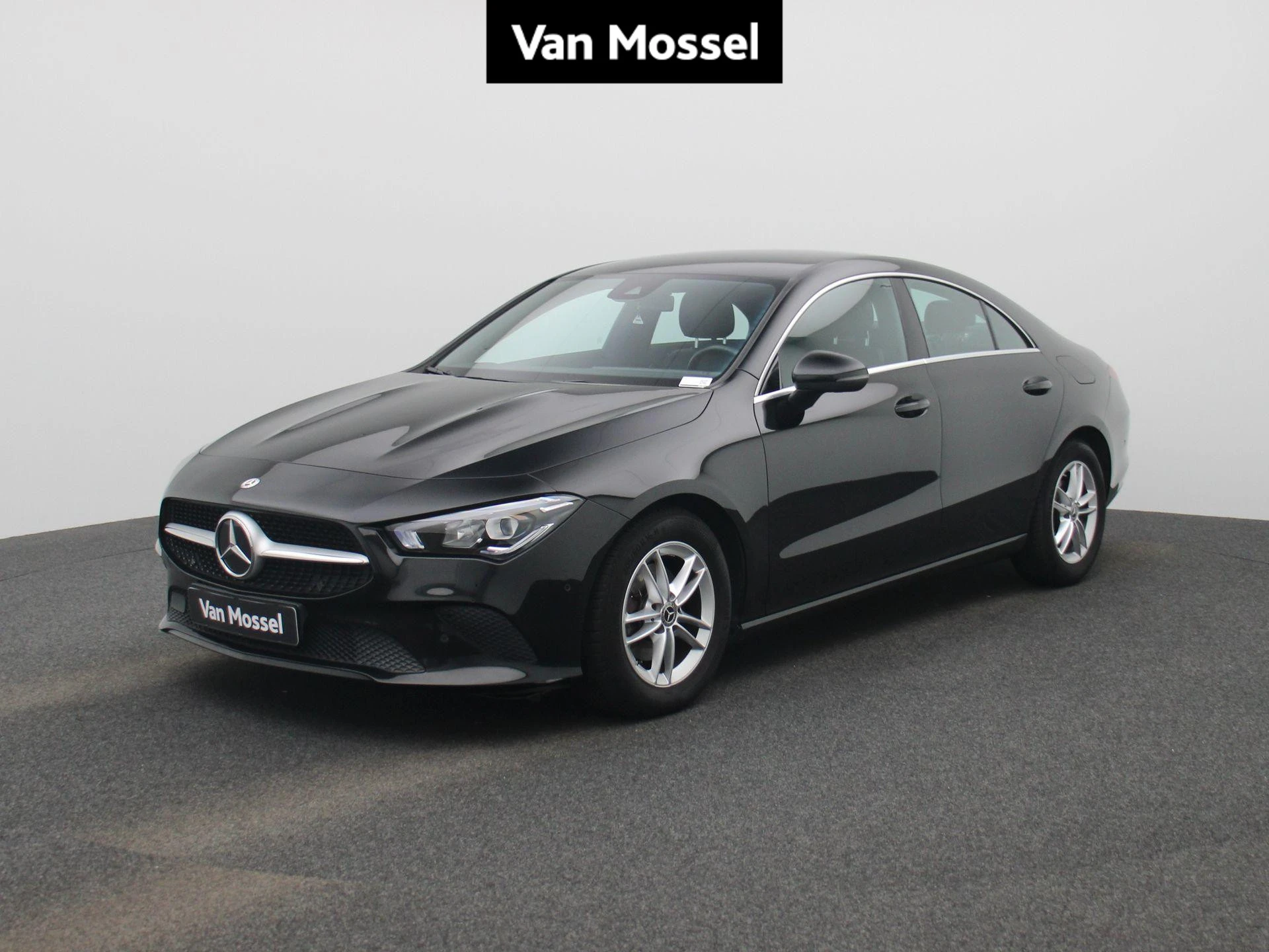 Mercedes-Benz-CLA-image-0