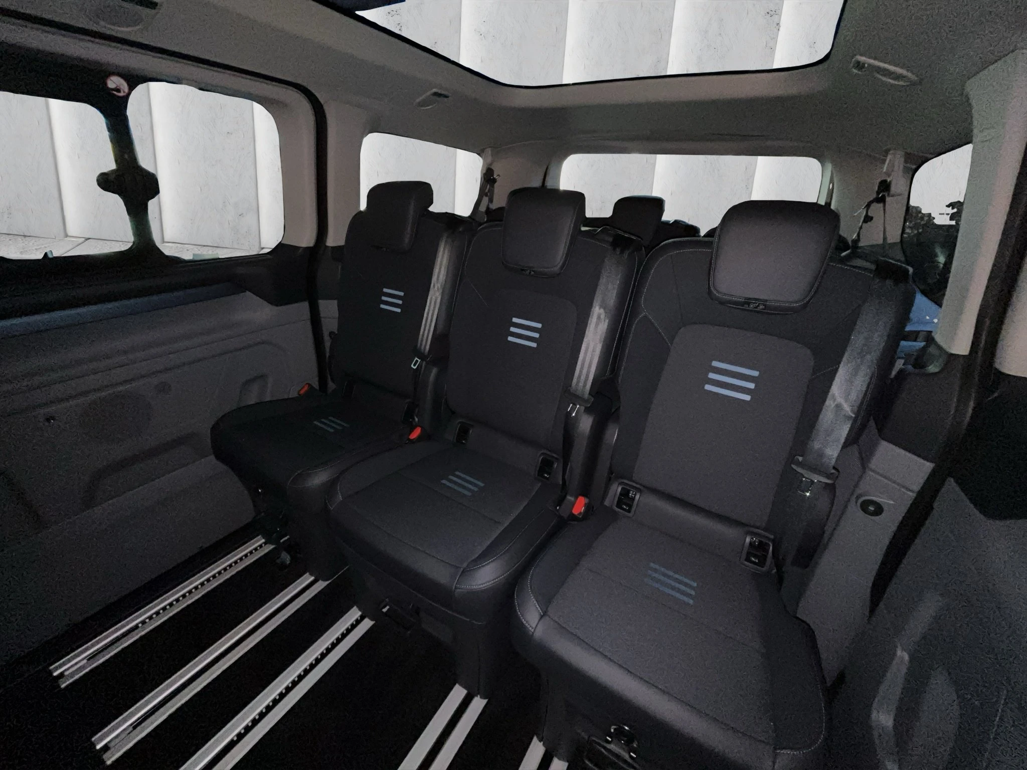 Ford-Tourneo Custom-image-9