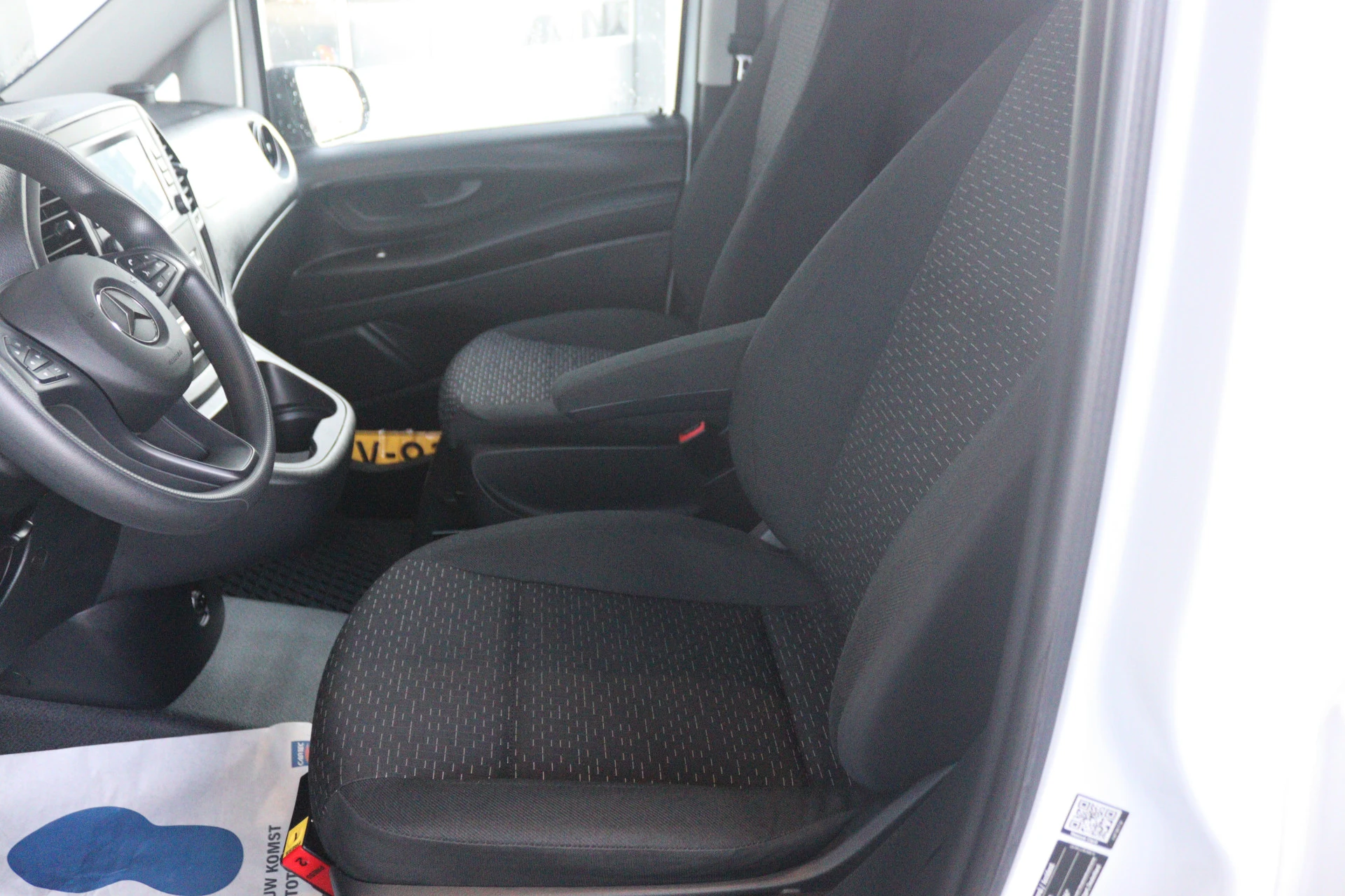 Mercedes-Benz-eVito-image-4