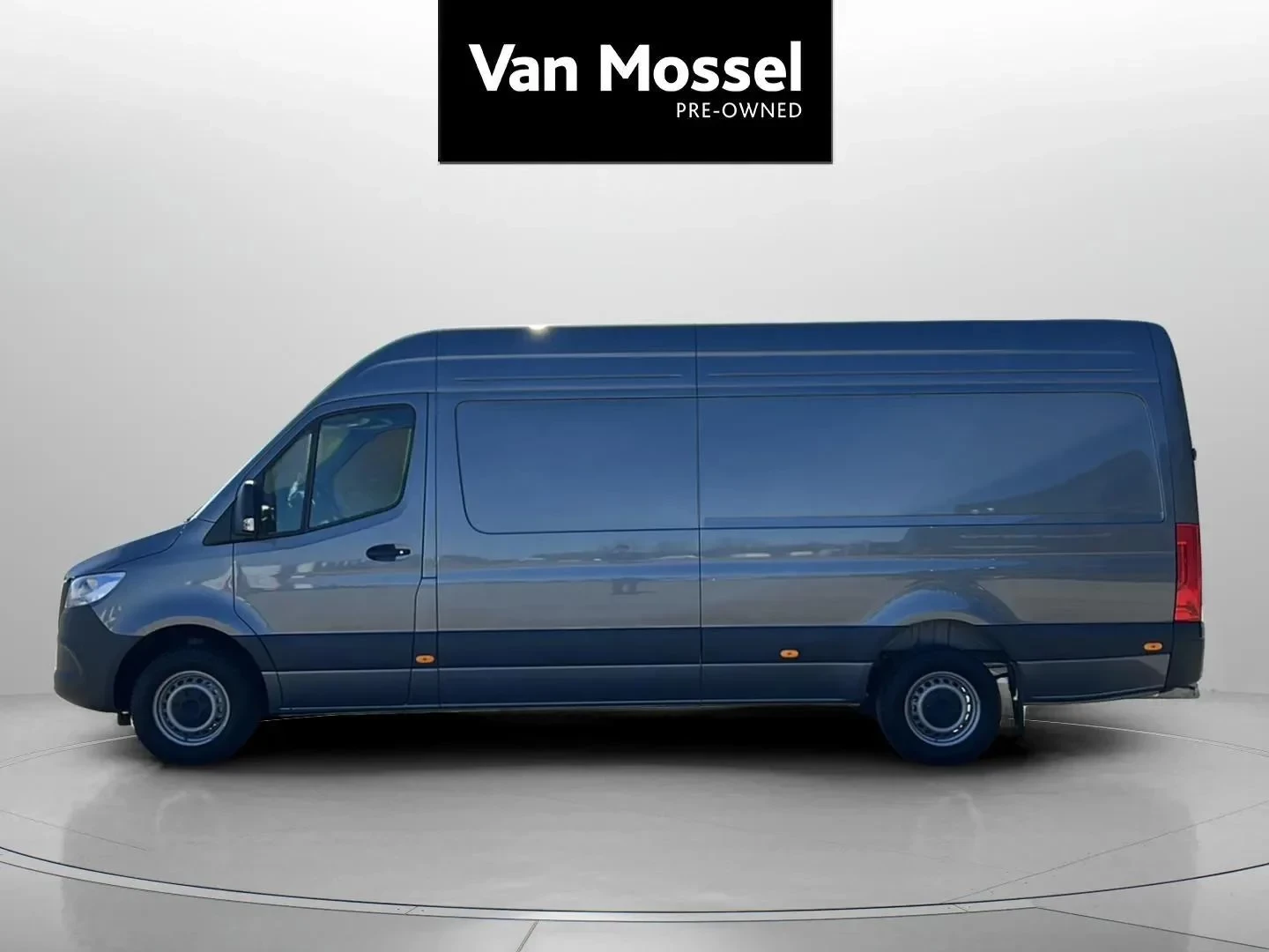 Mercedes-Benz-Sprinter-image-1