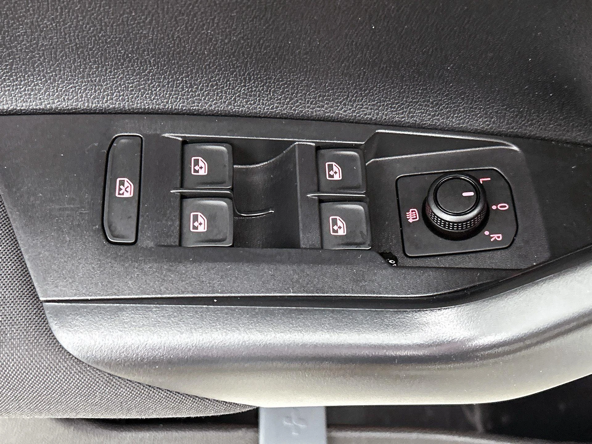 Volkswagen-Polo-image-27