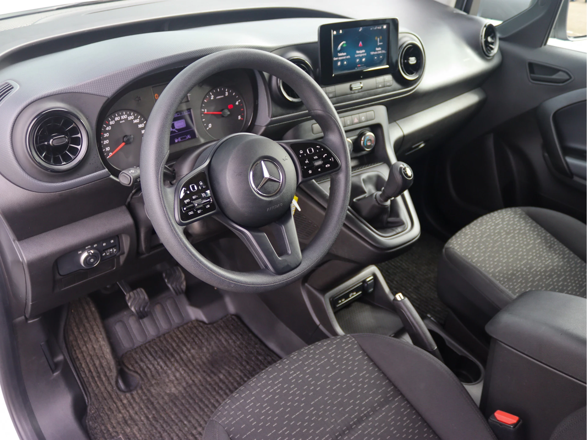 Mercedes-Benz-Citan-image-4