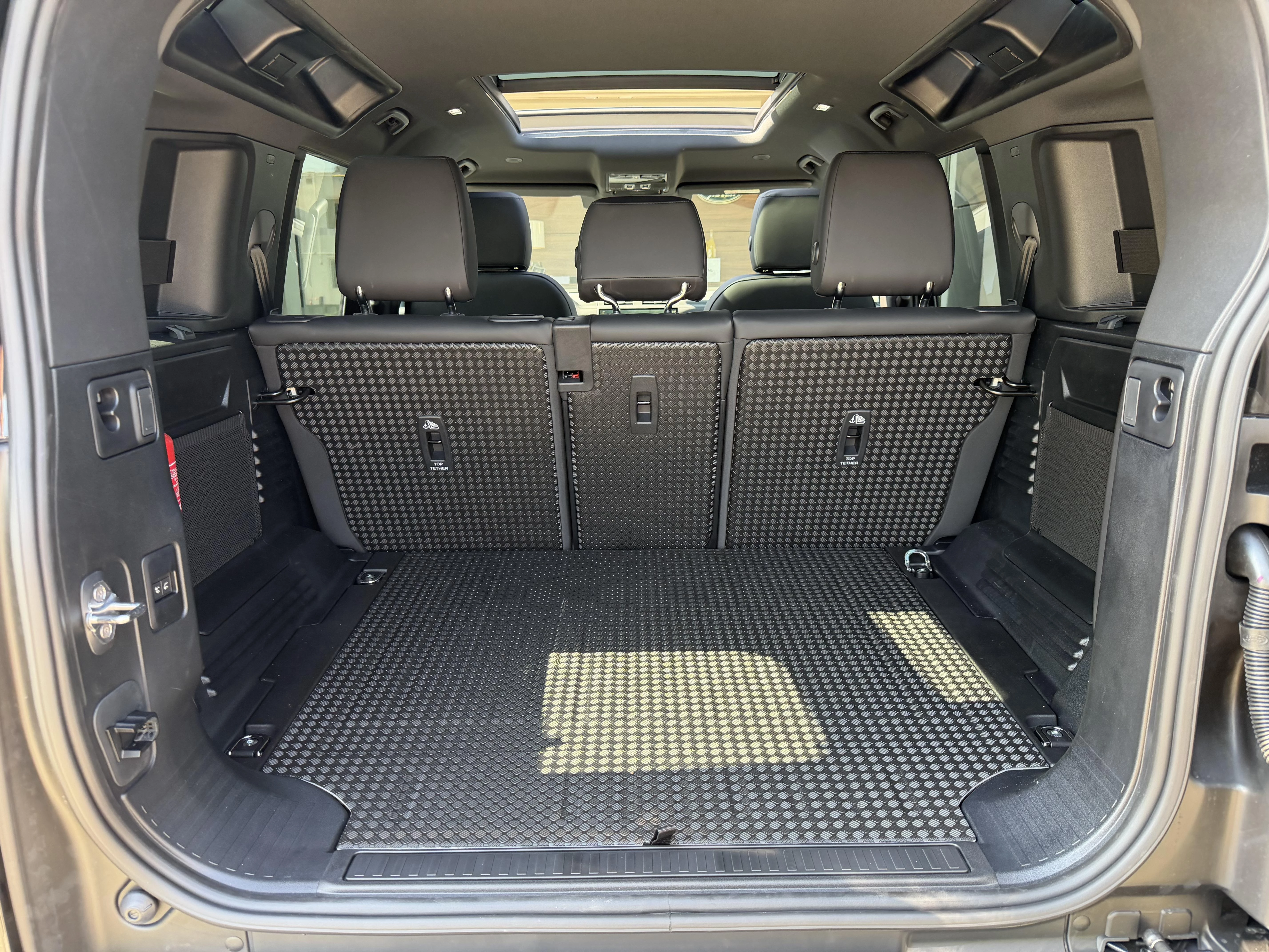 Land Rover Defender 110 D250 S edition AWD Auto. 26MY