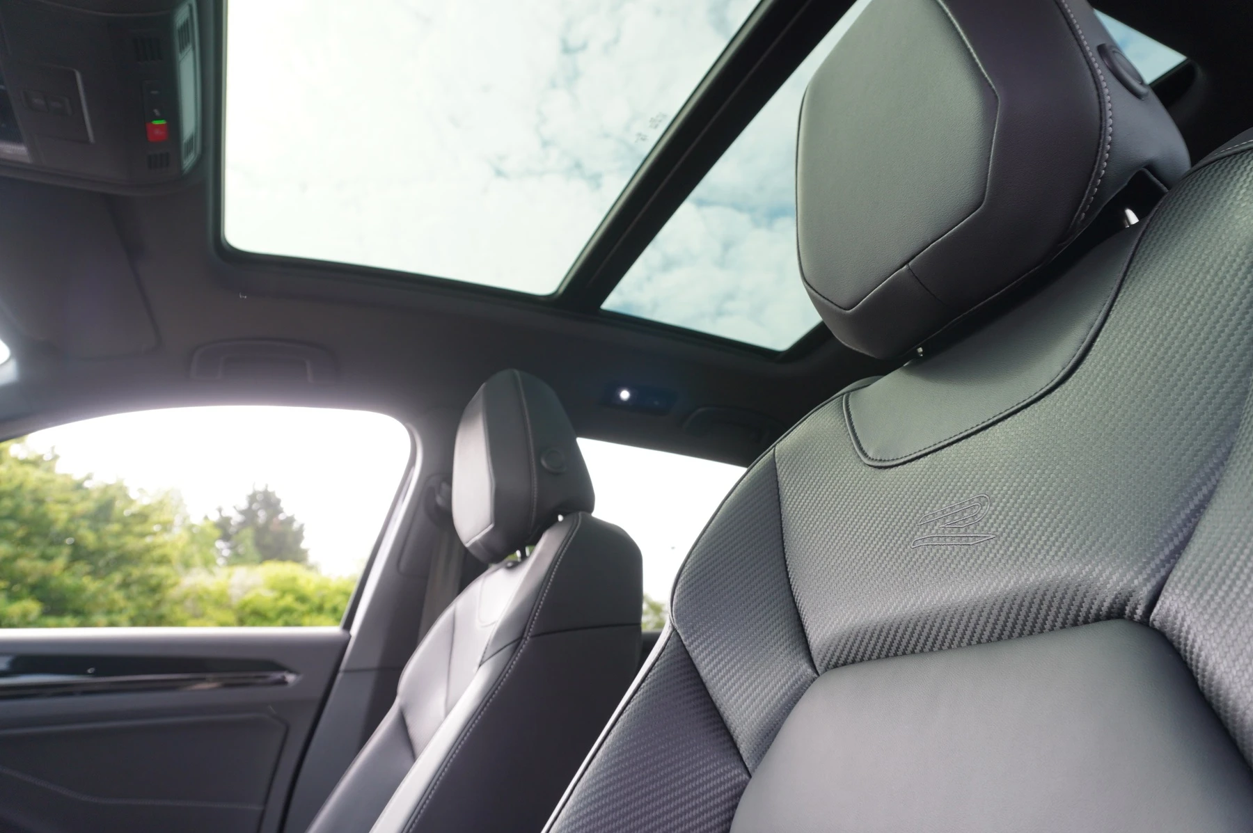Volkswagen-T-Roc-image-9