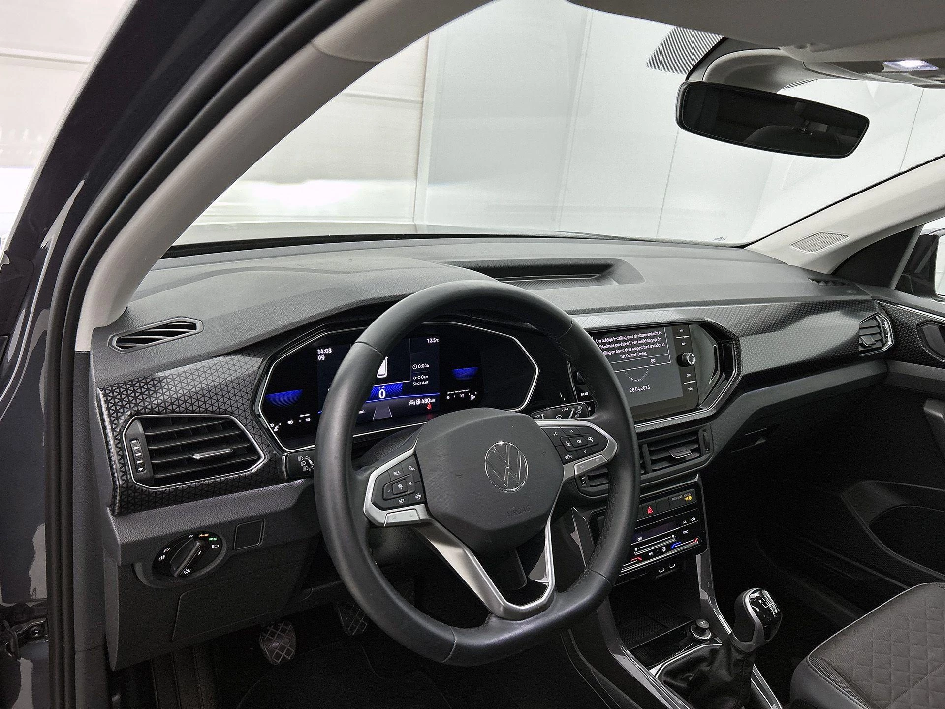 Volkswagen-T-Cross-image-19