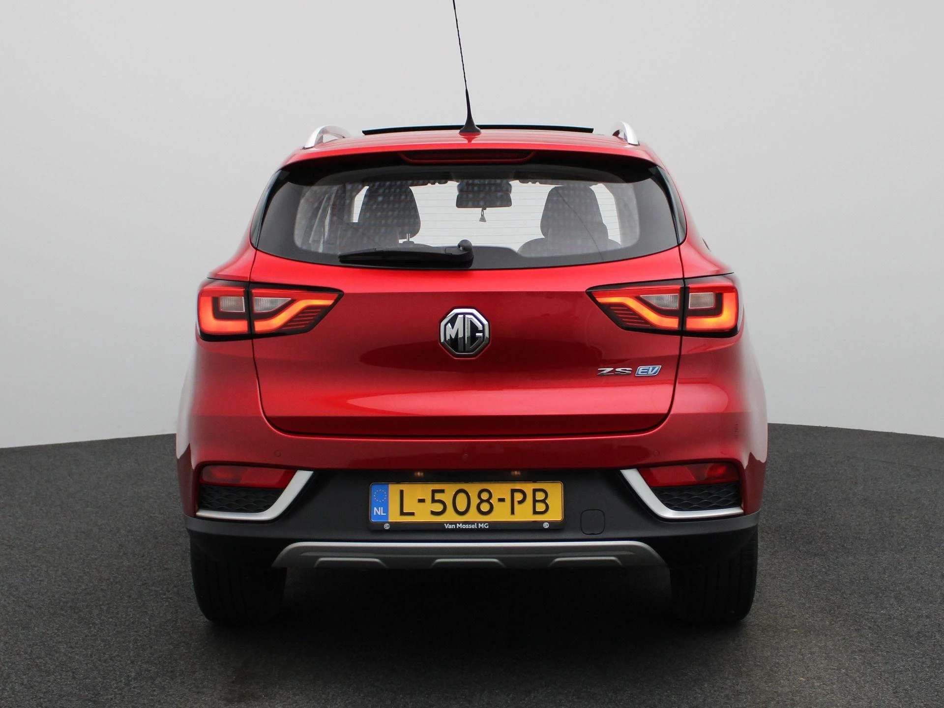 MG-ZS EV-image-4