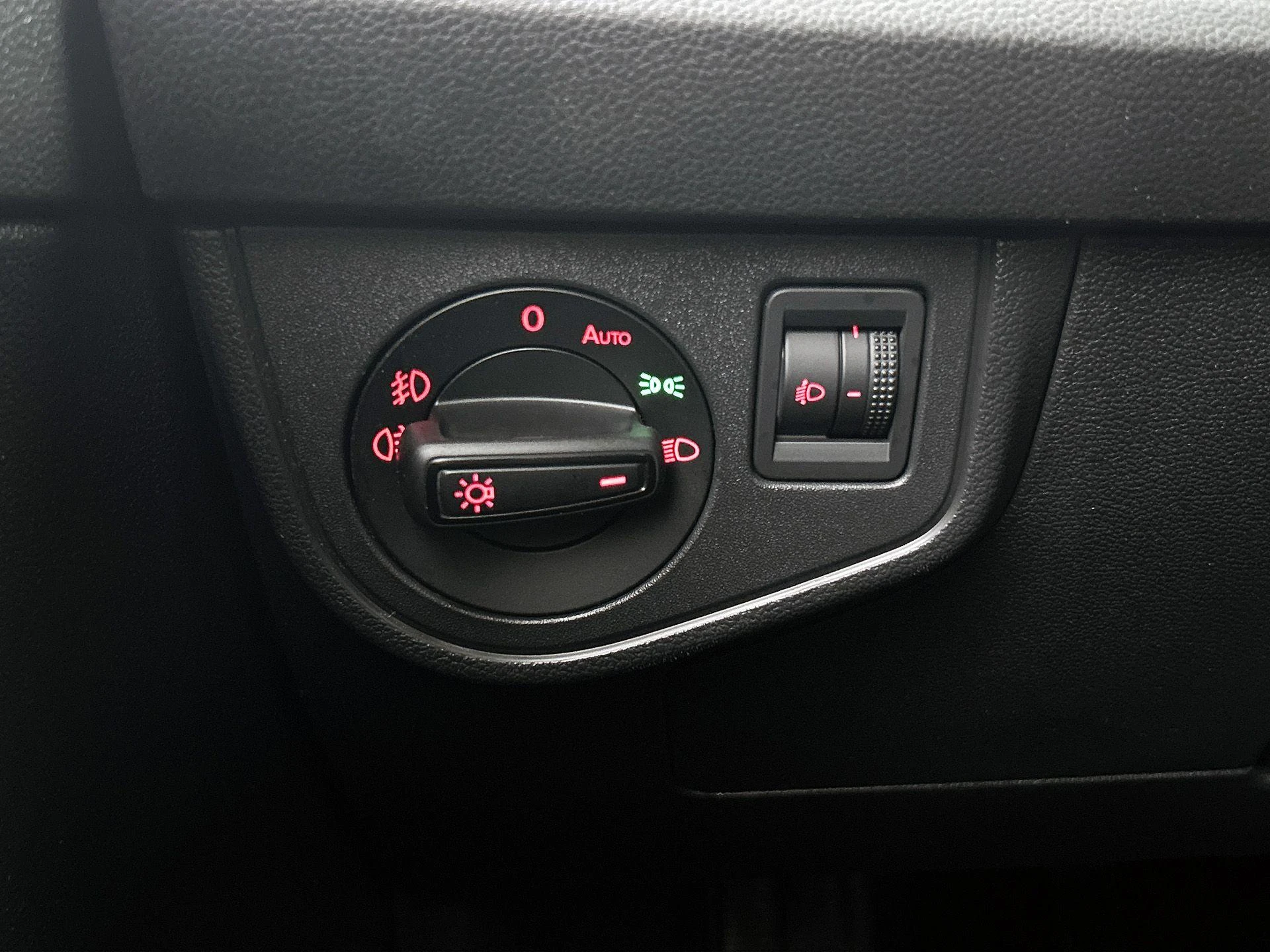 Volkswagen-Polo-image-20