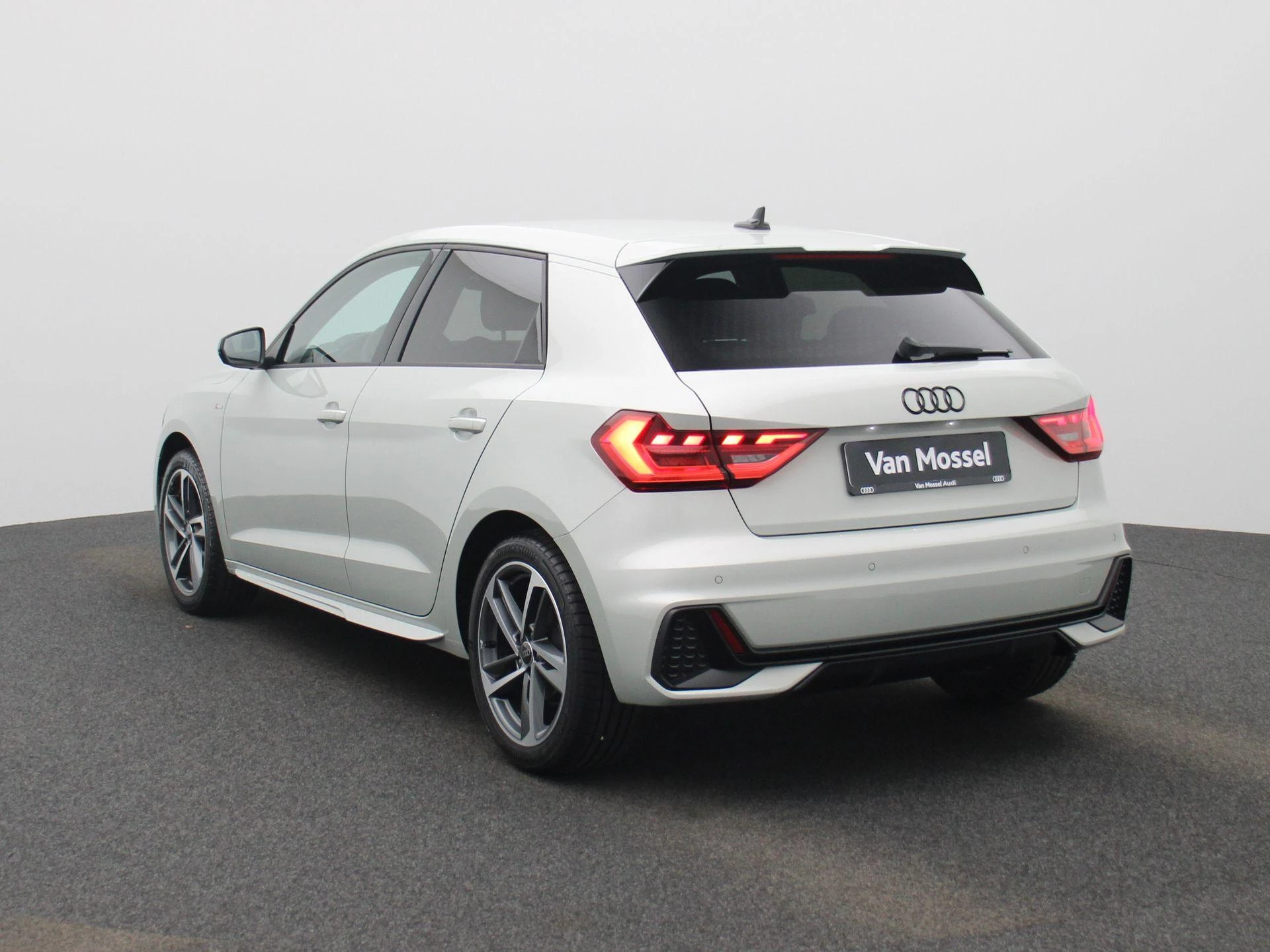 Audi-A1 Sportback-image-2