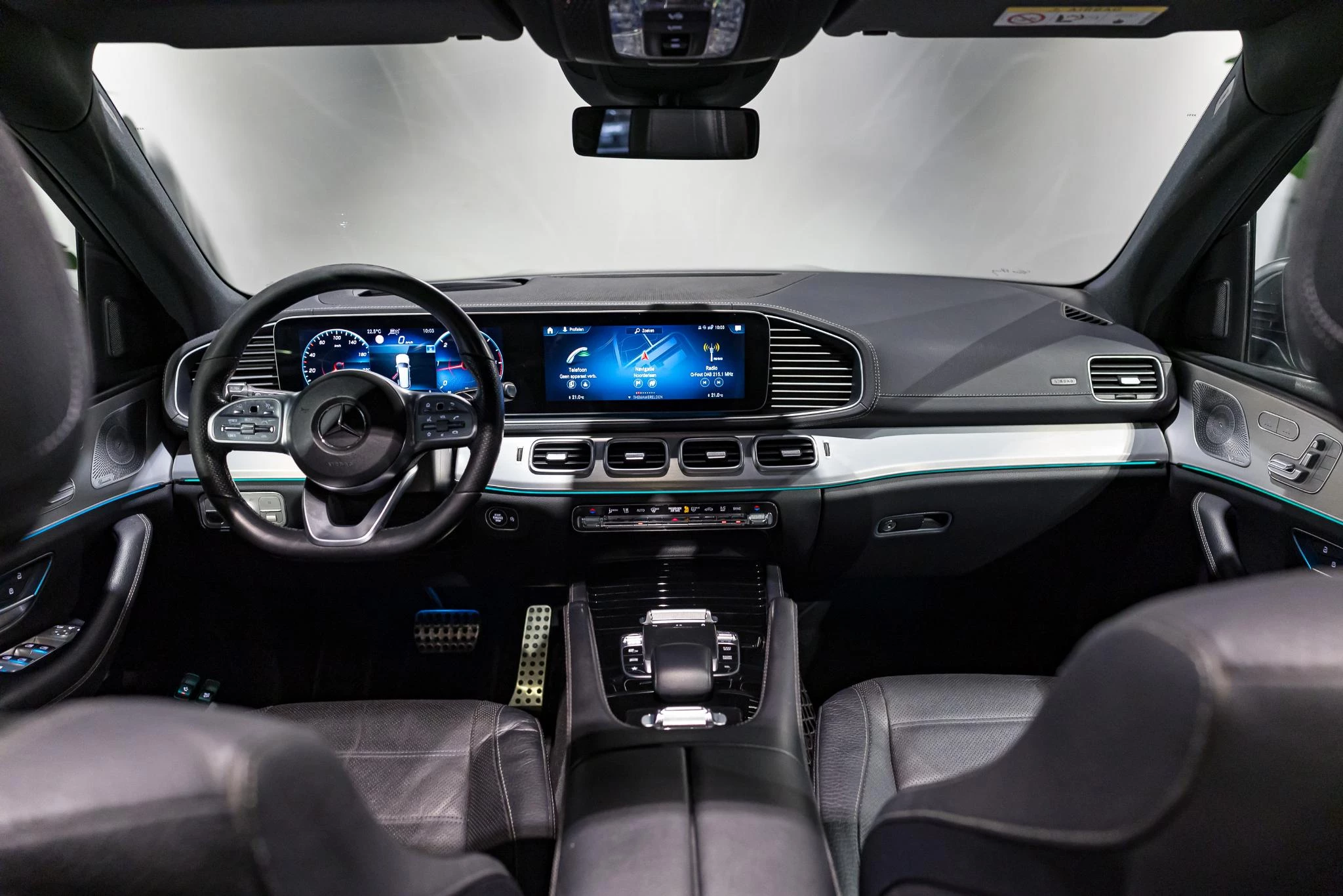 Mercedes-Benz-GLS-image-11