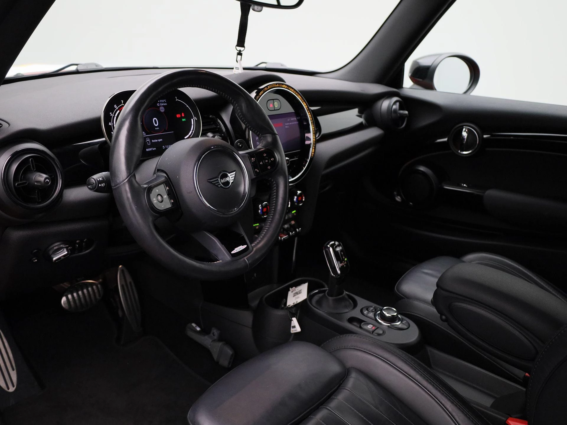 MINI-Cooper S Cabrio-image-30