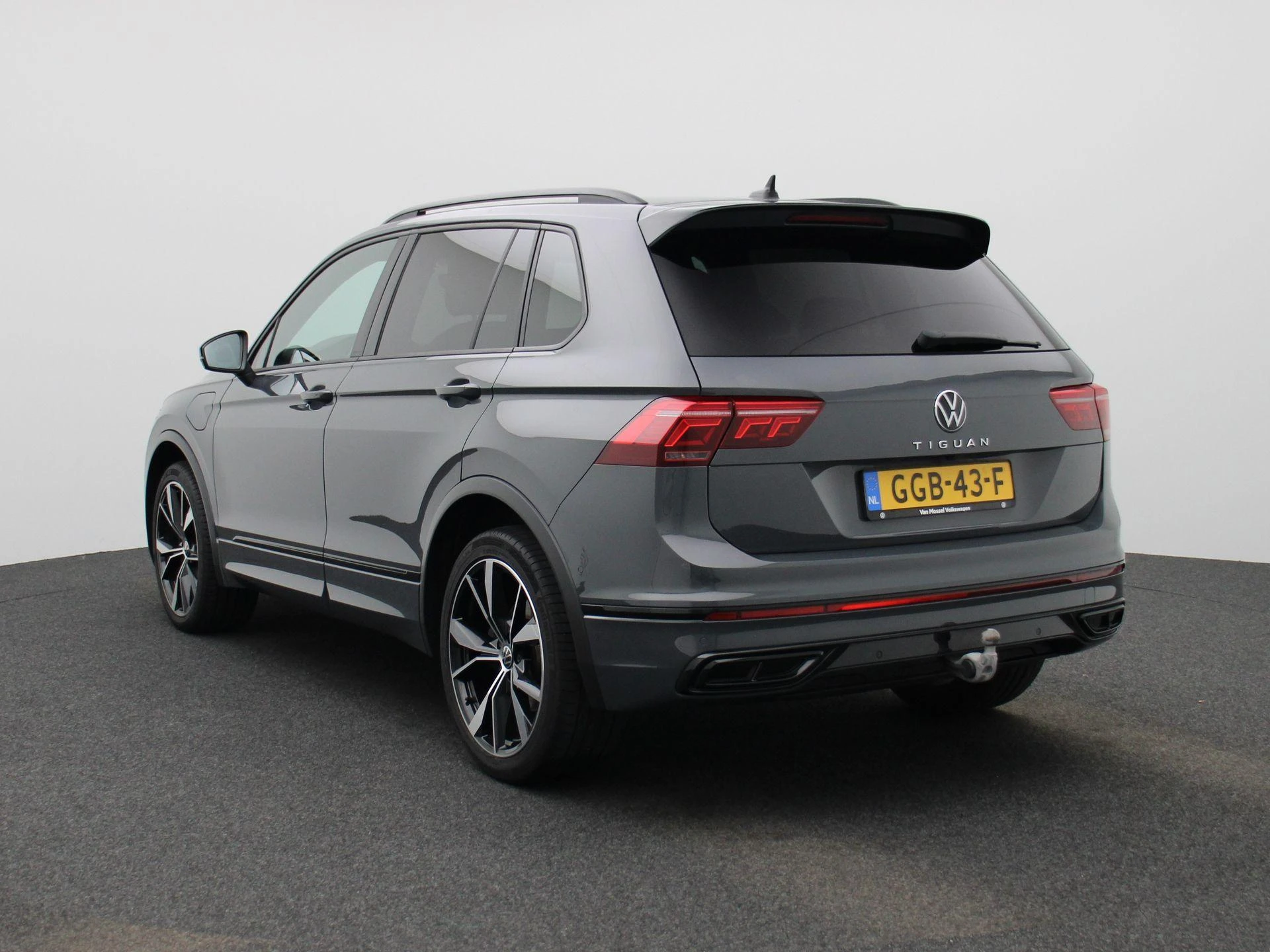 Volkswagen-Tiguan-image-1