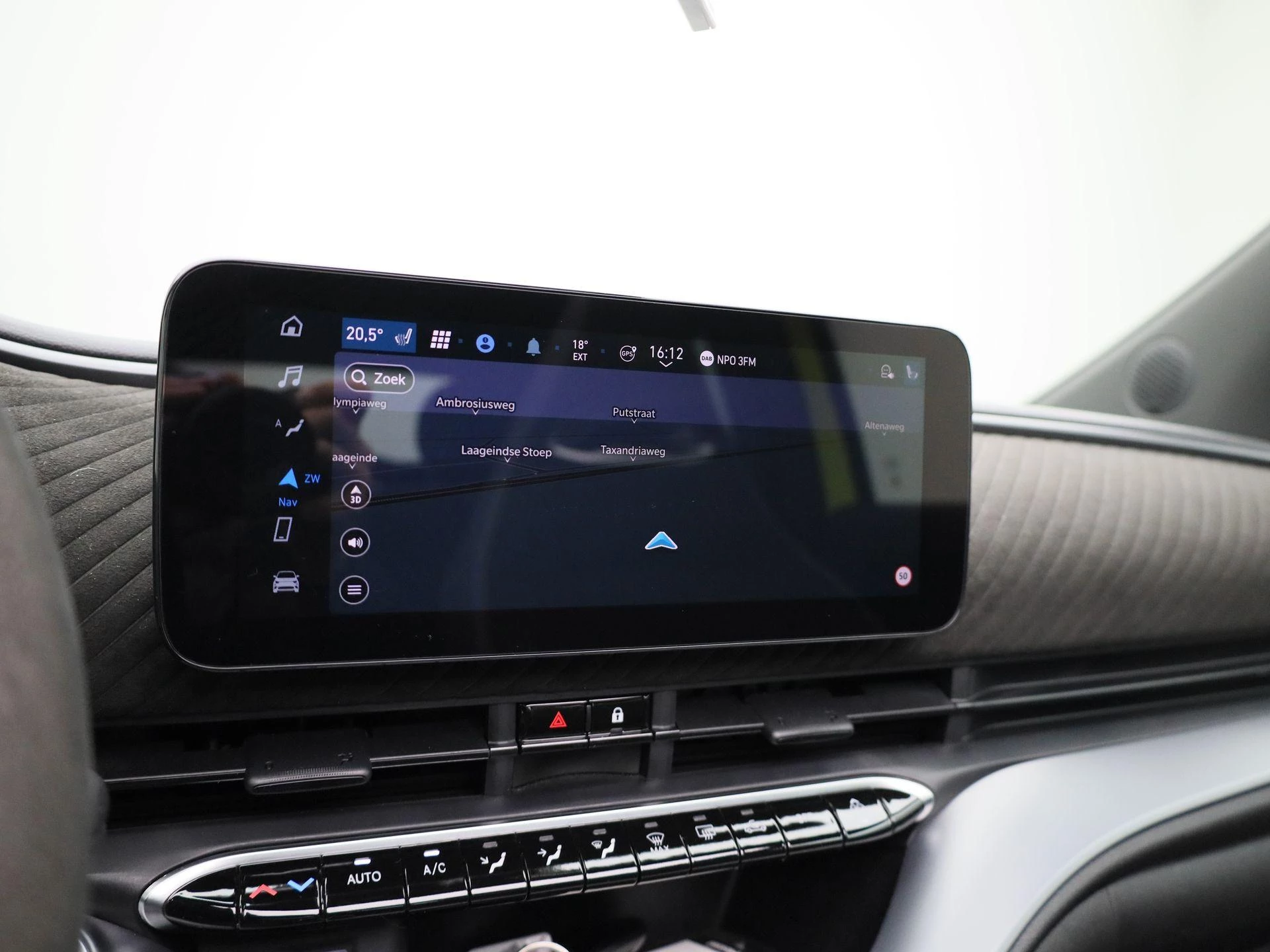 Abarth-500e-image-11