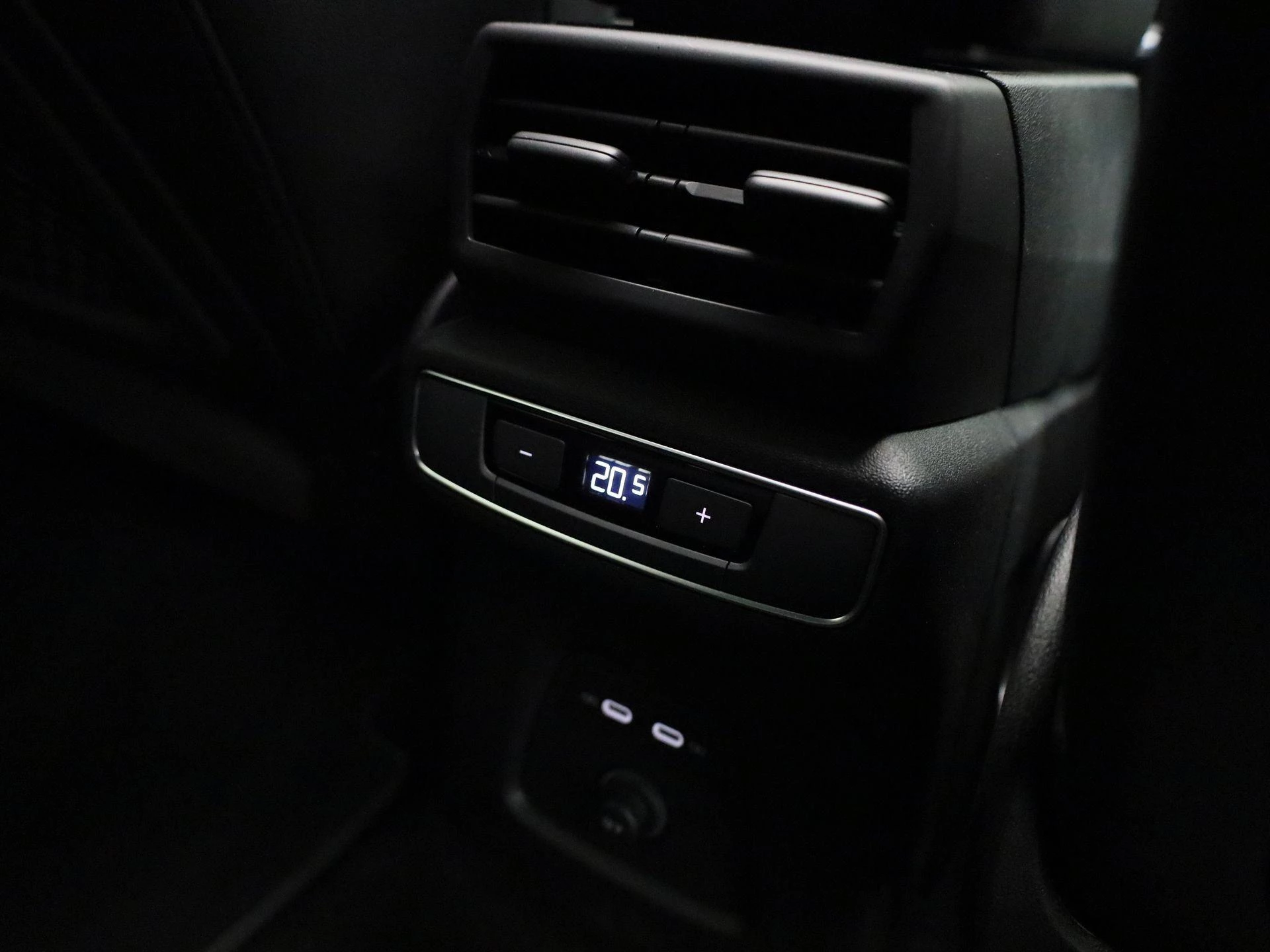 Audi-Q4 e-tron-image-41