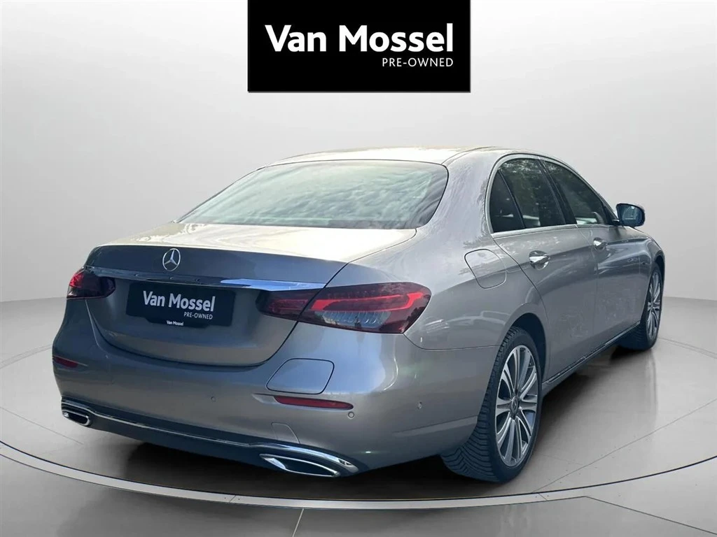 Mercedes-Benz-E-Klasse-image-4